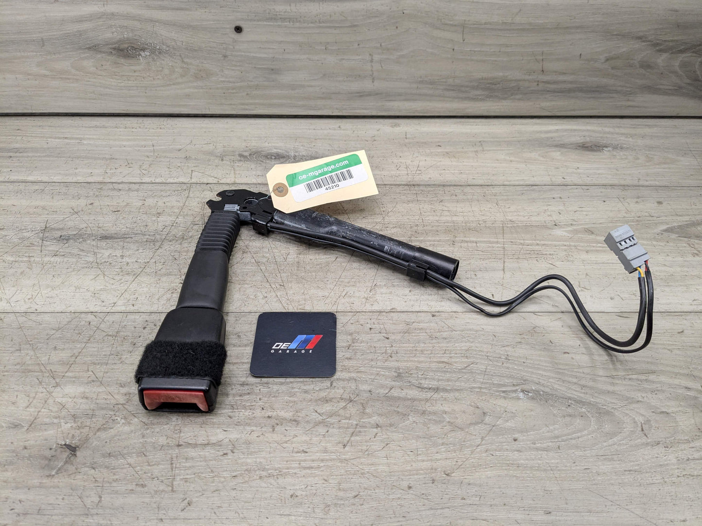 OEM BMW E82 E84 E88 E89 E90 E92 Front Right Passenger Seat Belt Buckle Tensioner