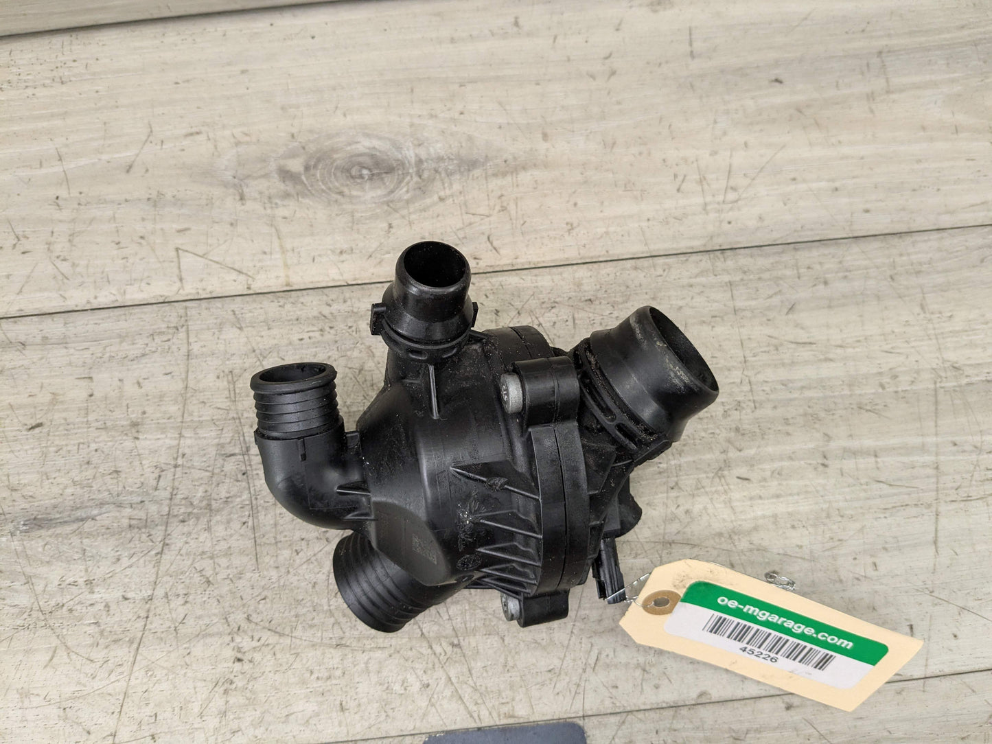 OEM BMW E70 E82 E84 E88 E90 E92 E93 Engine N55 Water Coolant Thermostat Housing