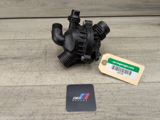 OEM BMW E70 E82 E84 E88 E90 E92 E93 Engine N55 Water Coolant Thermostat Housing