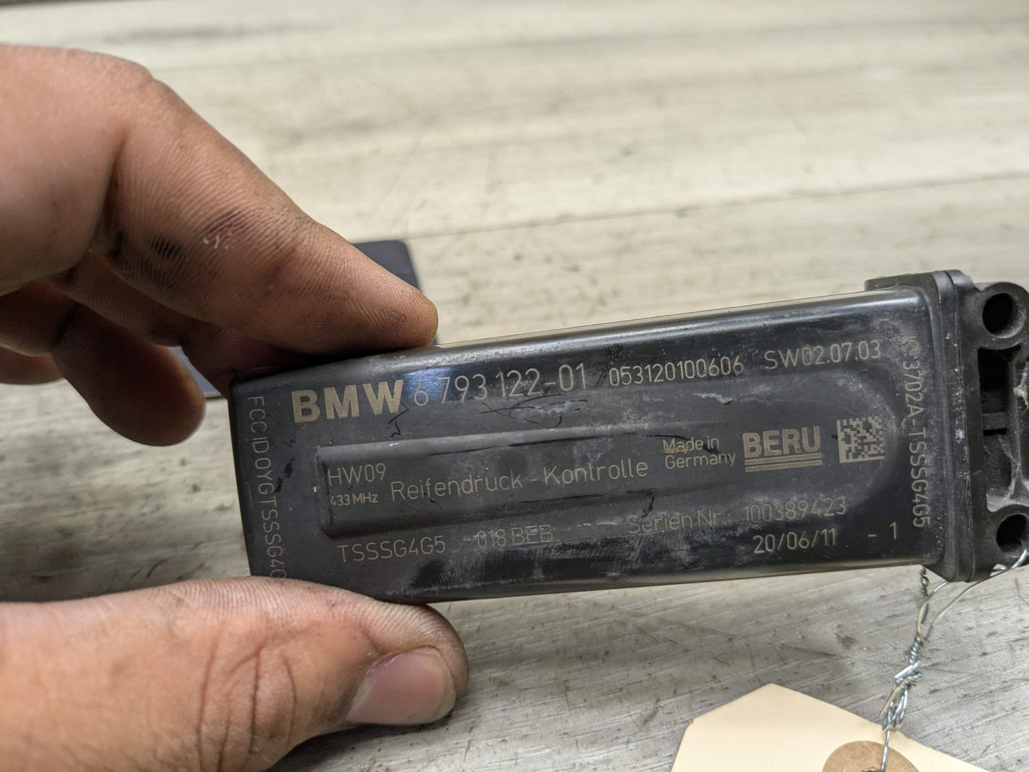 OEM BMW E70 E71 E82 E88 E89 E92 E93 Tire Pressure Control Unit Module RDC