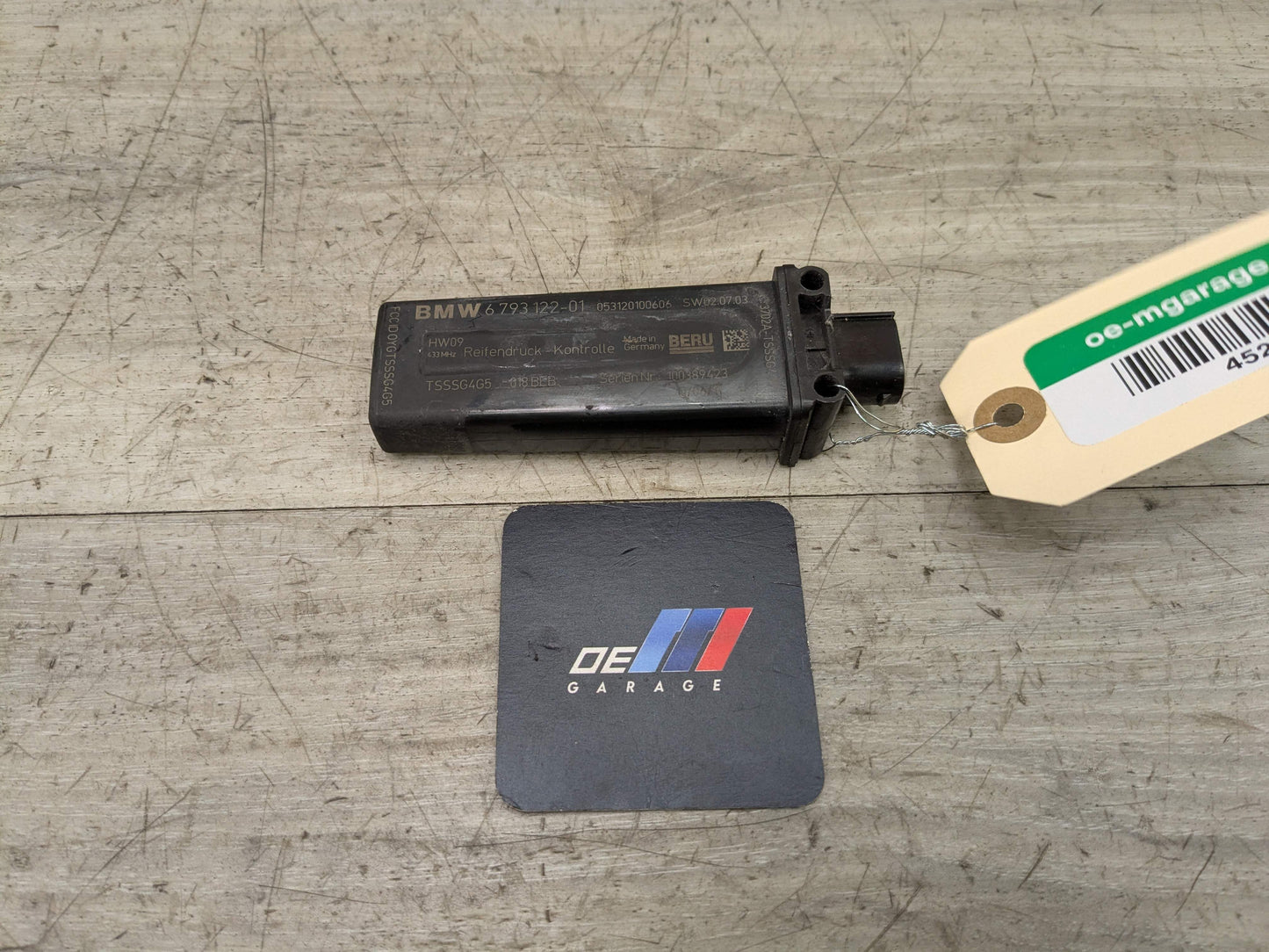 OEM BMW E70 E71 E82 E88 E89 E92 E93 Tire Pressure Control Unit Module RDC