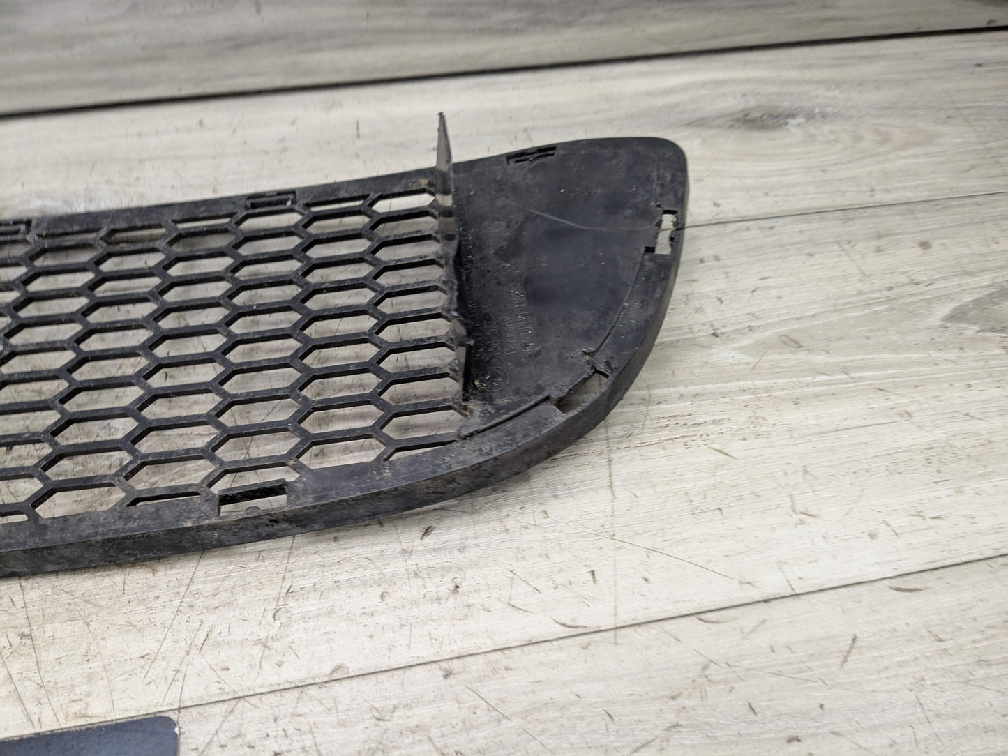 08-13 OEM BMW E82 E88 128i 135i M SPORT Front Bumper Lower Center Grille