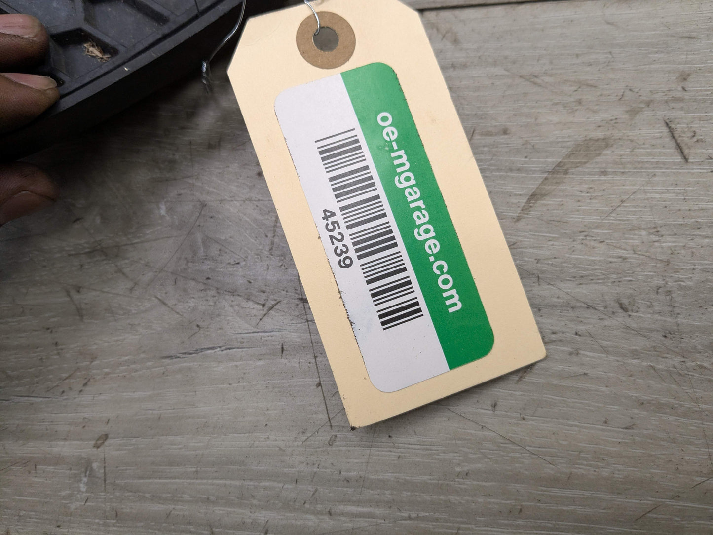 08-13 OEM BMW E82 E88 128i 135i M SPORT Front Bumper Lower Center Grille