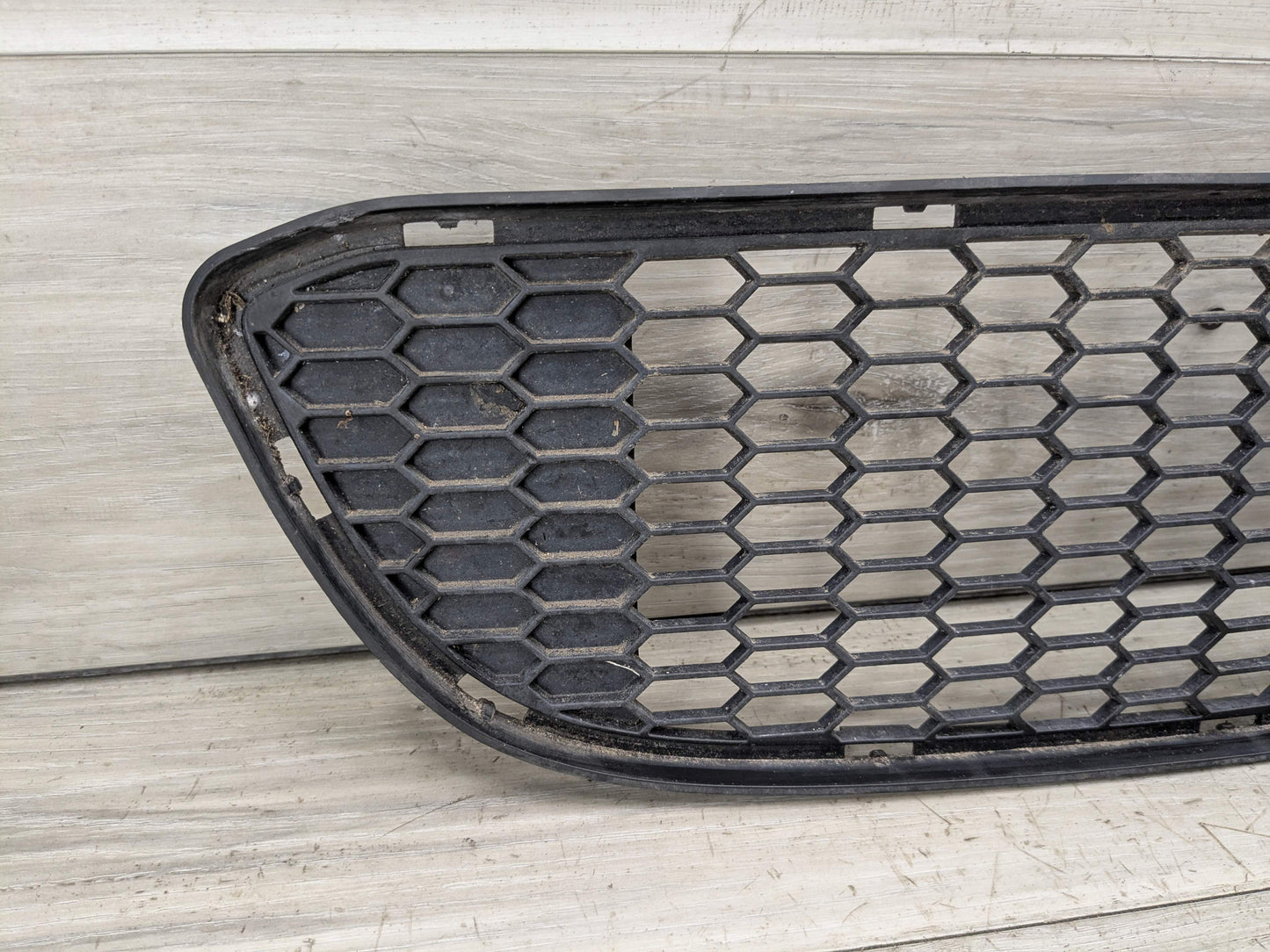 08-13 OEM BMW E82 E88 128i 135i M SPORT Front Bumper Lower Center Grille