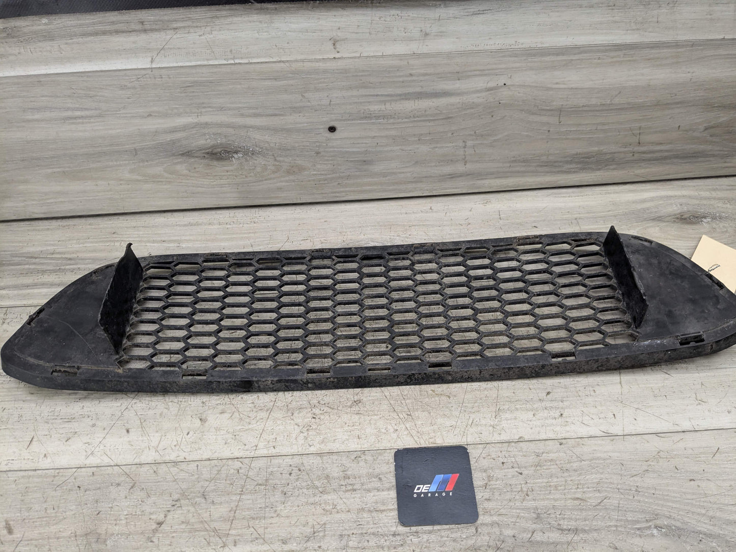 08-13 OEM BMW E82 E88 128i 135i M SPORT Front Bumper Lower Center Grille
