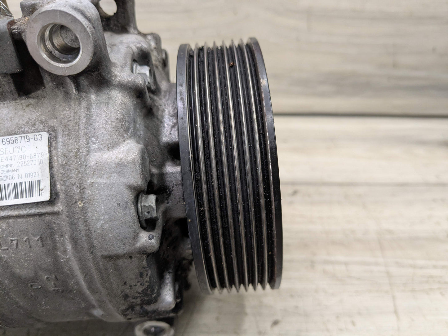 *OEM BMW E82 E88 E89 E90 E92 E93 AC Compressor Clutch A/C Pump Pulley N54 N55