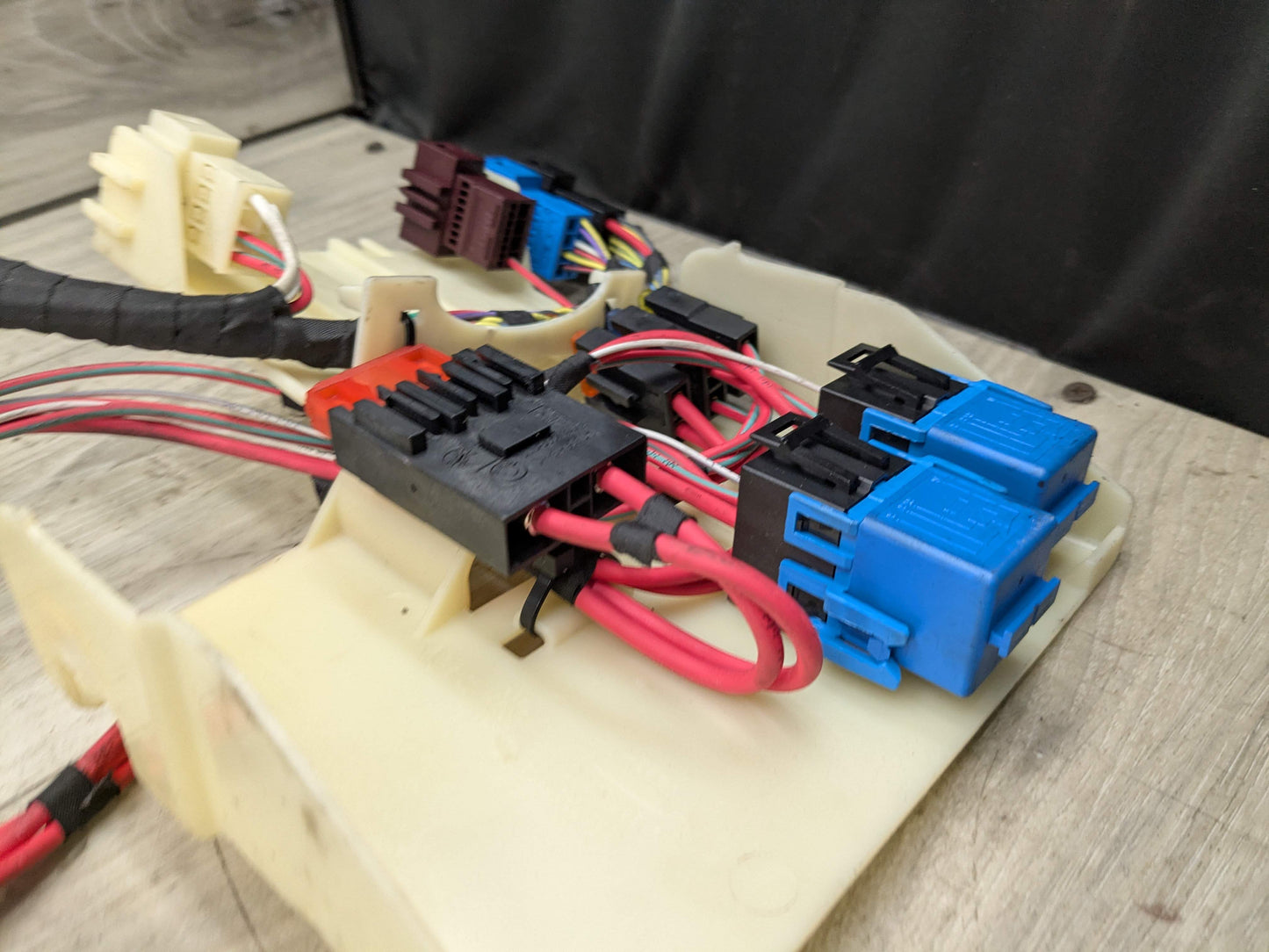 11-13 OEM BMW E92 E93 335 N55 Engine Transmission Module Box Wire Harness