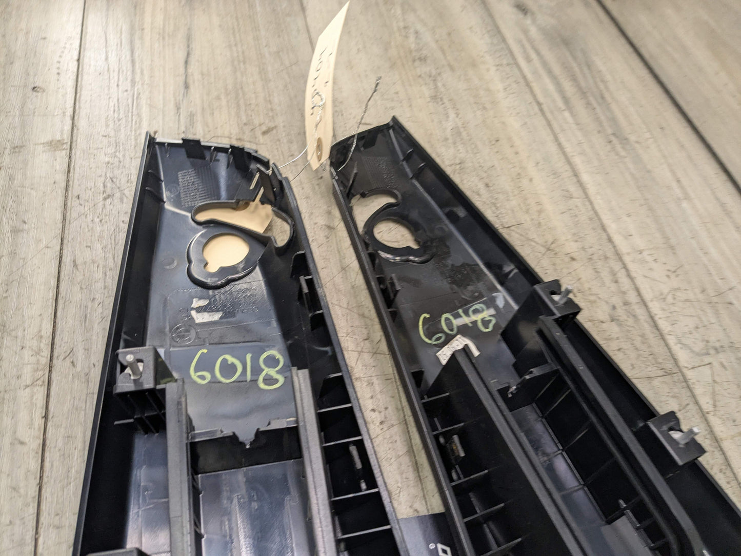 *OEM BMW E88 128 135 Rear Left Right Quarter Panel Lateral Cover Trims SET Black