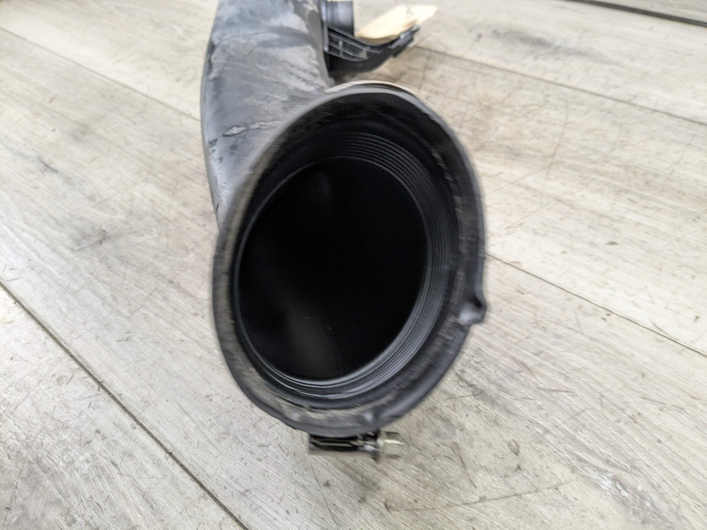 09-19 OEM BMW F12 F13 F15 F16 X5 X6 Front Right Intercooler Upper Charge Pipe