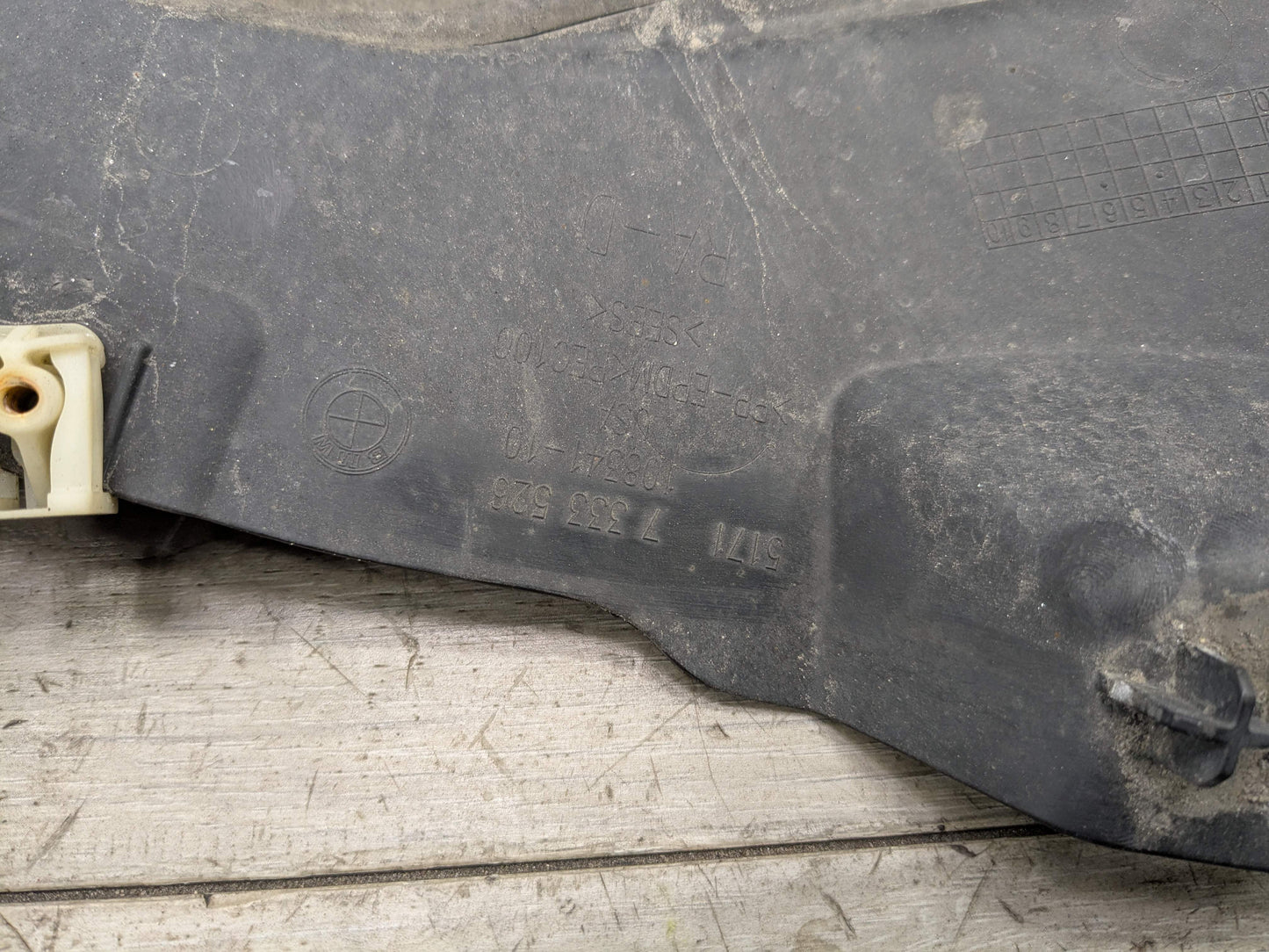 OEM BMW F16 X6 Front Right Passenger Side Liner Splash Guard Shield Mud Flap