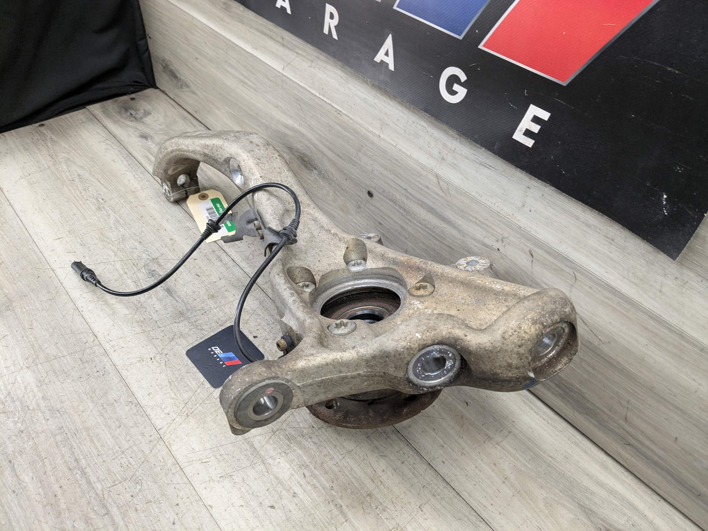 OEM BMW E70 F15 F16 F85 X5 X6 Front Passenger Right Spindle Hub Carrier Knuckle