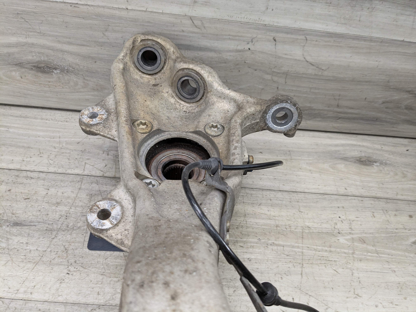 OEM BMW E70 F15 F16 F85 X5 X6 Front Passenger Right Spindle Hub Carrier Knuckle