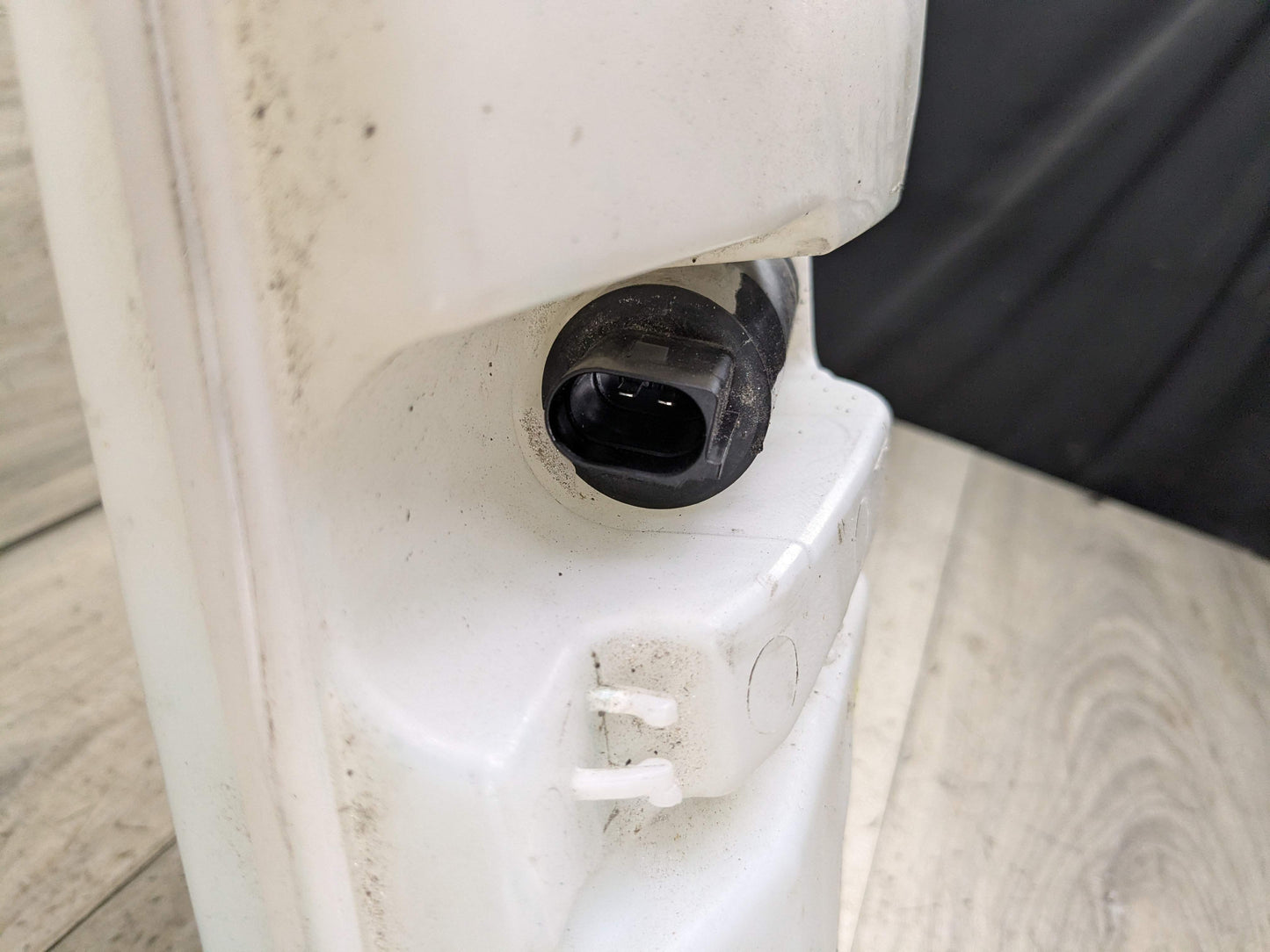 *OEM BMW F16 X6 Windshield Wiper Washer Reservoir Tank Pump Bottle w/ Pumps