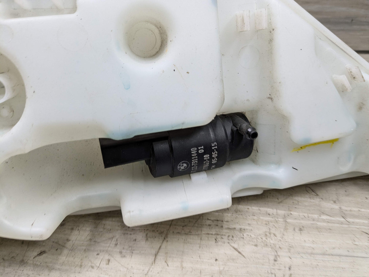 *OEM BMW F16 X6 Windshield Wiper Washer Reservoir Tank Pump Bottle w/ Pumps