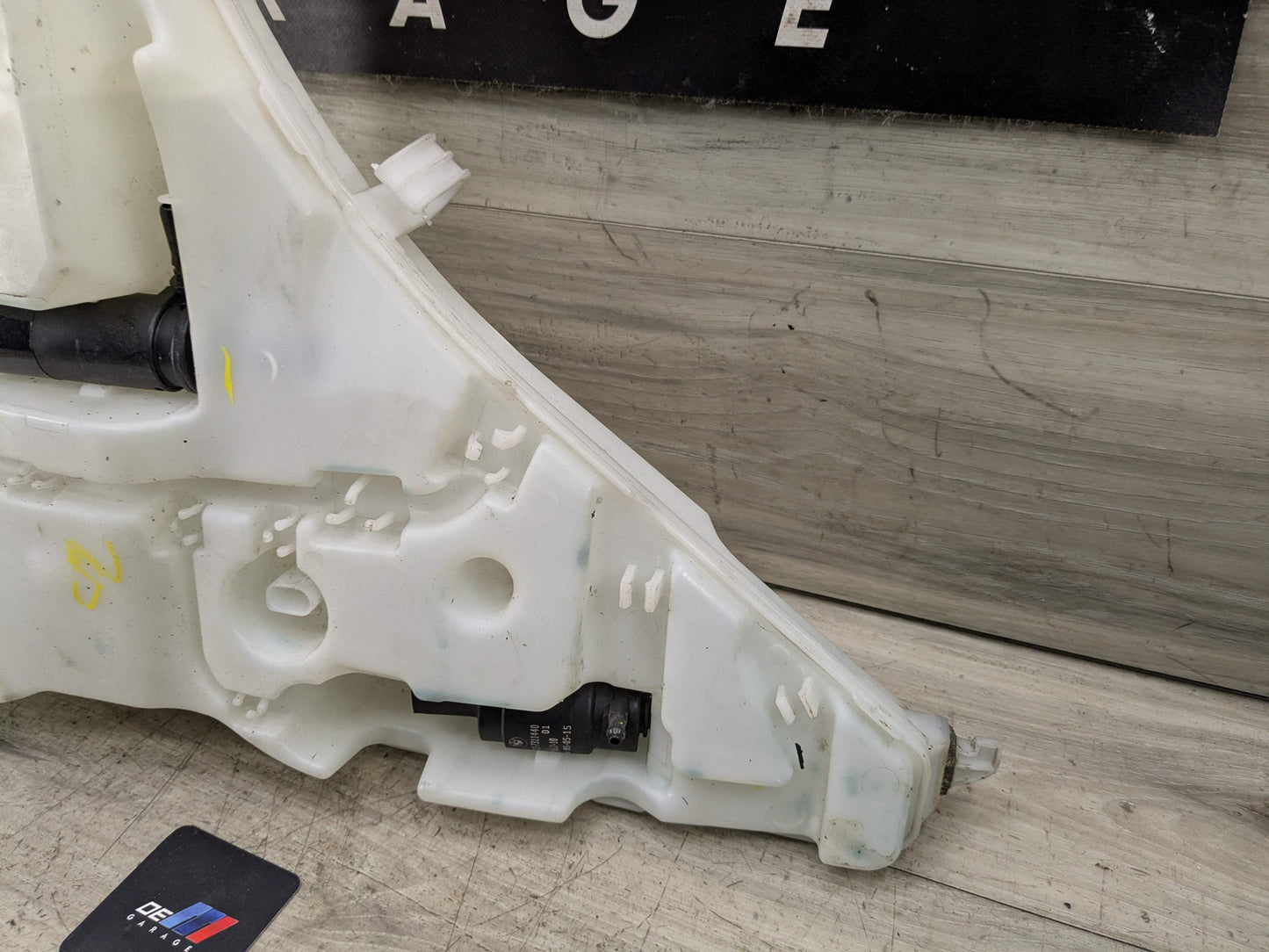 *OEM BMW F16 X6 Windshield Wiper Washer Reservoir Tank Pump Bottle w/ Pumps