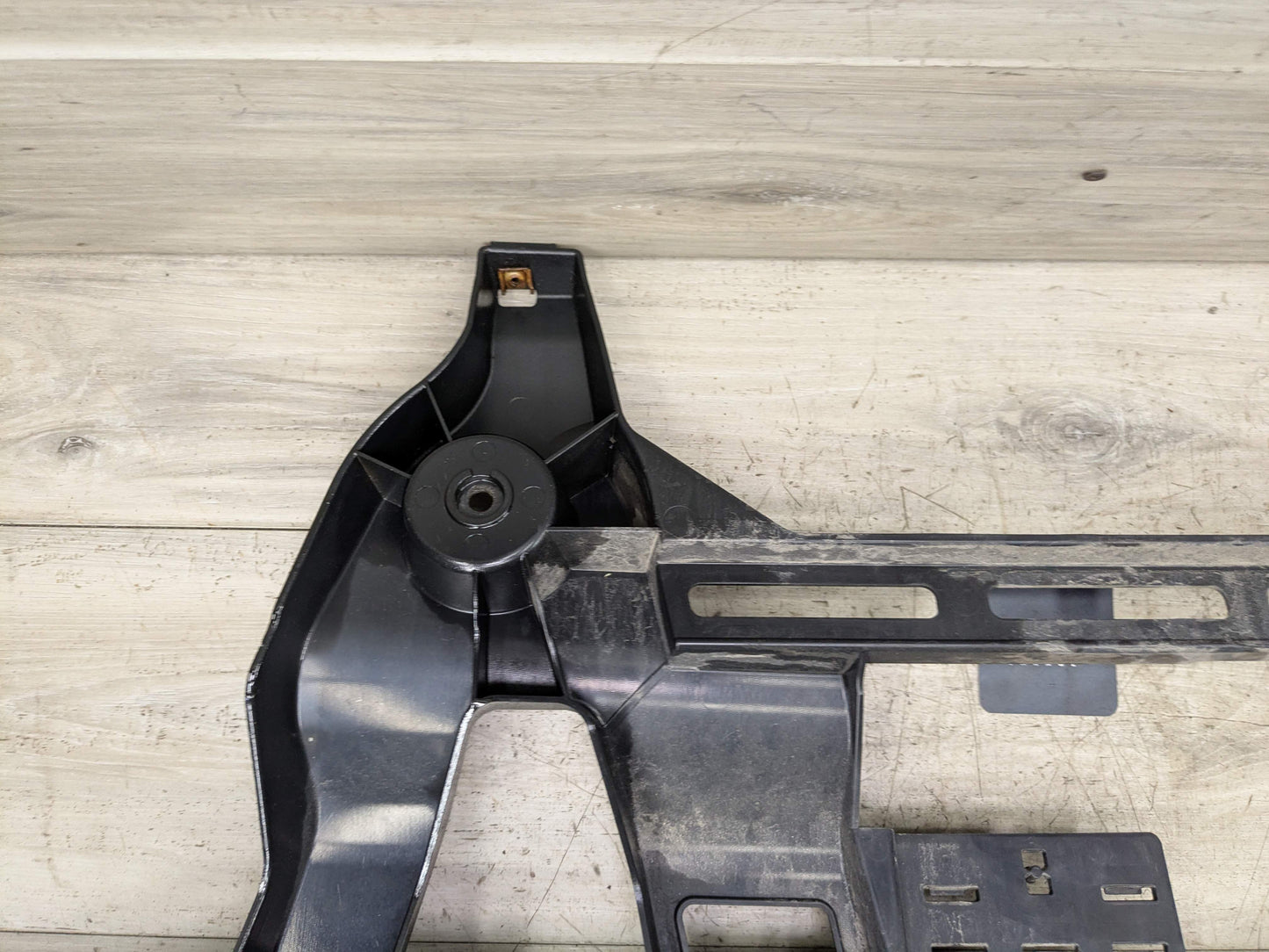 15-19 OEM BMW F16 F86 X6 X6M REAR Bumper Upper Center Support Bracket Mount