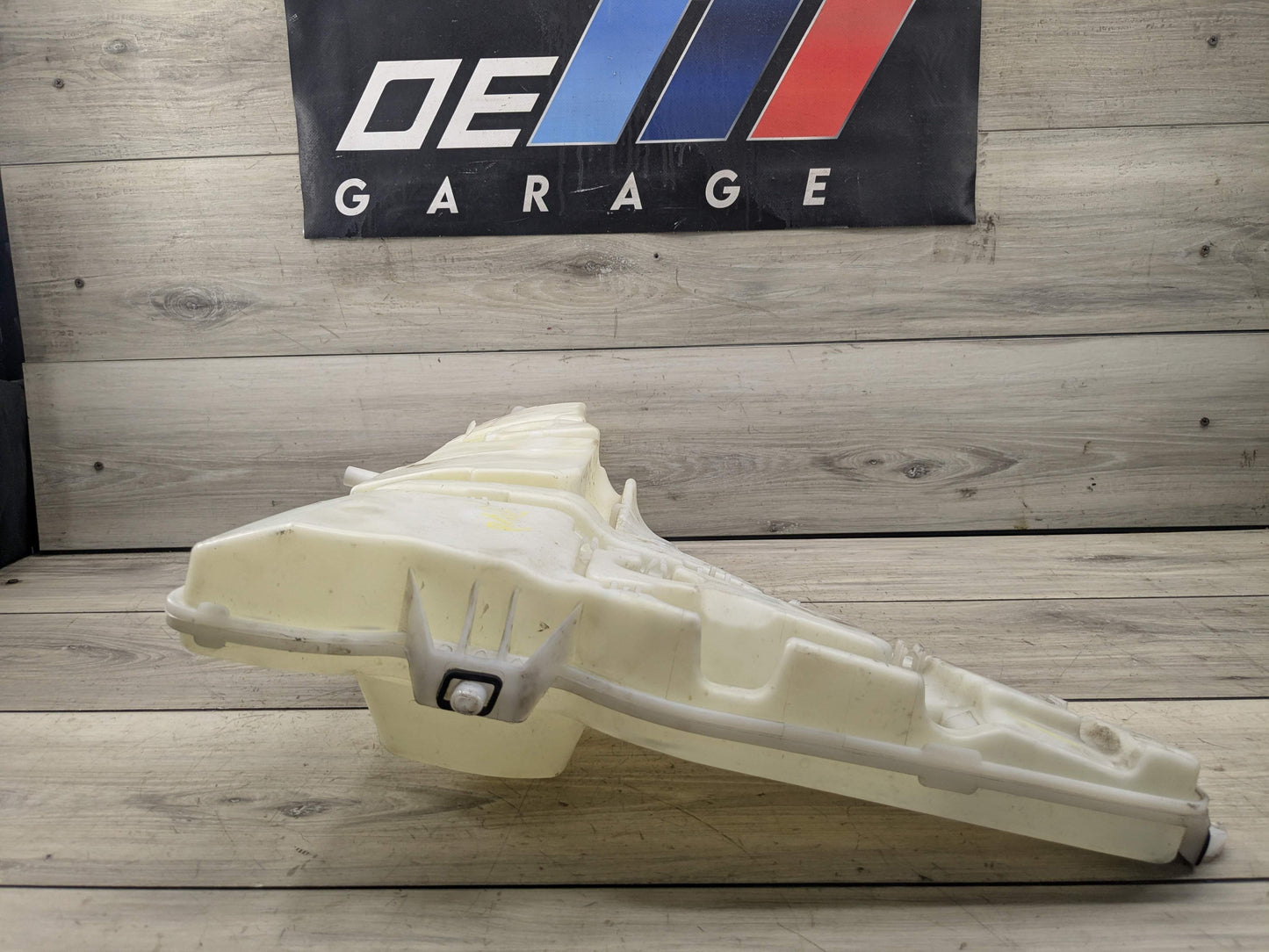 15-19 OEM BMW F16 X6 Windshield Wiper Washer Reservoir Tank Pump Bottle w/ Pumps