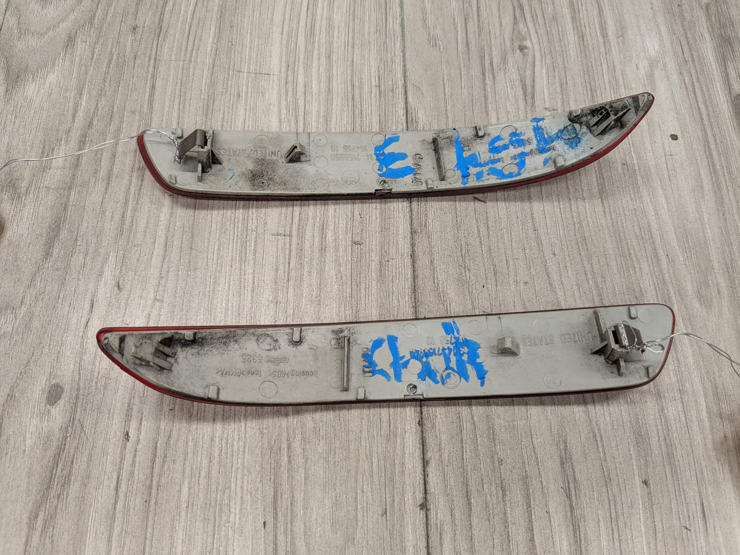 07-13 OEM BMW E70 X5 Rear Left Right Bumper Reflector Marker PAIR