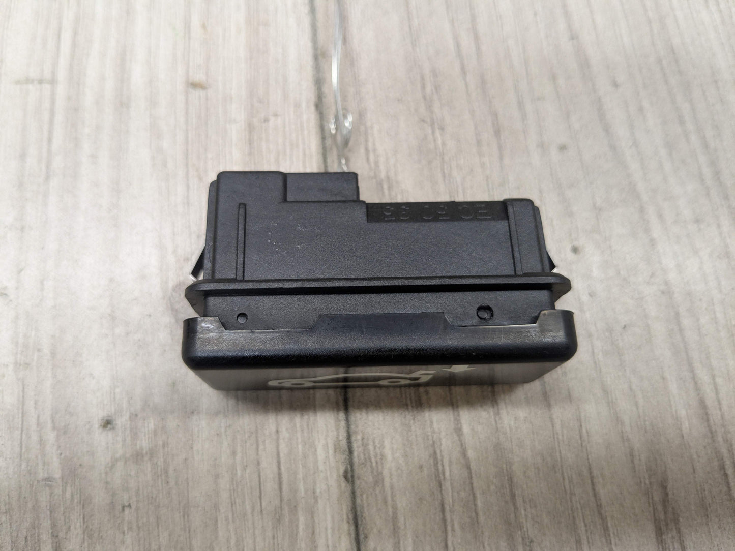 OEM BMW E70 E71 X5 X6 Tailgate Trunk Lid Open Close Release Open Switch Button