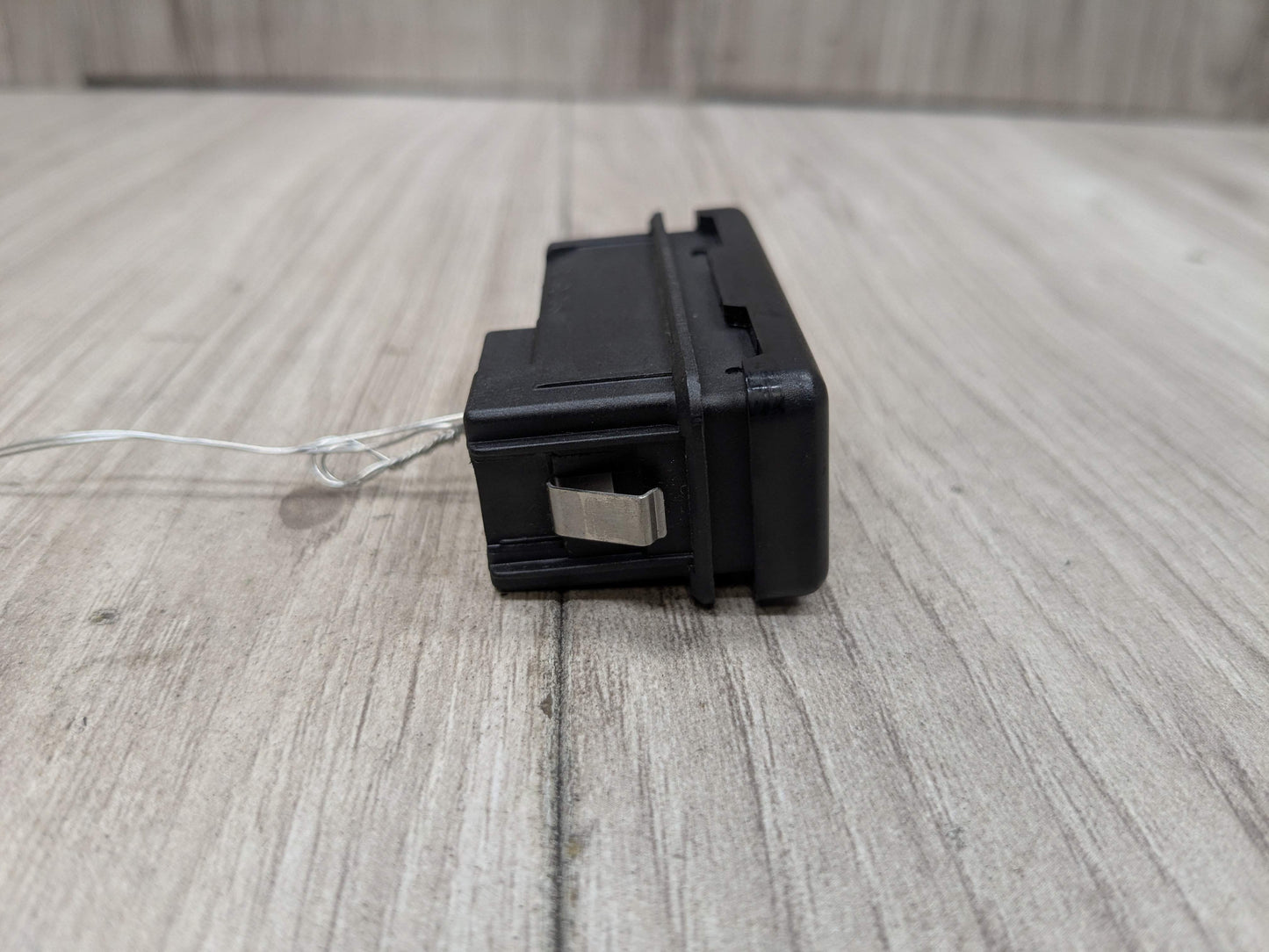 OEM BMW E70 E71 X5 X6 Tailgate Trunk Lid Open Close Release Open Switch Button