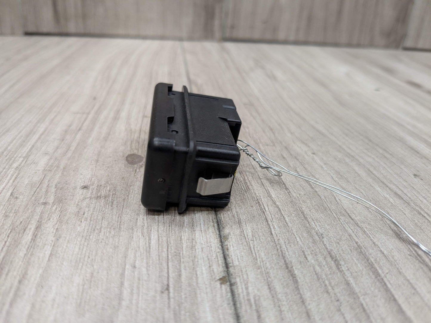 OEM BMW E70 E71 X5 X6 Tailgate Trunk Lid Open Close Release Open Switch Button