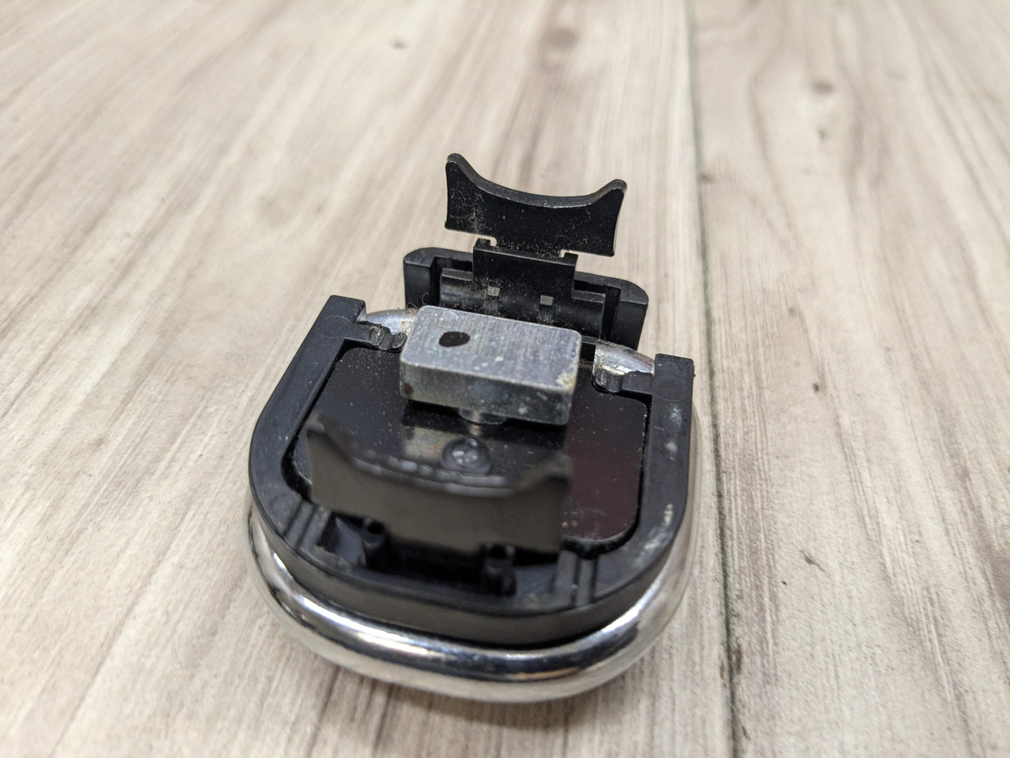 OEM BMW E70 E83 F15 F25 G01 X3 X5 Trunk Cargo Latch Tie Down Hook Clasp Ring (4)