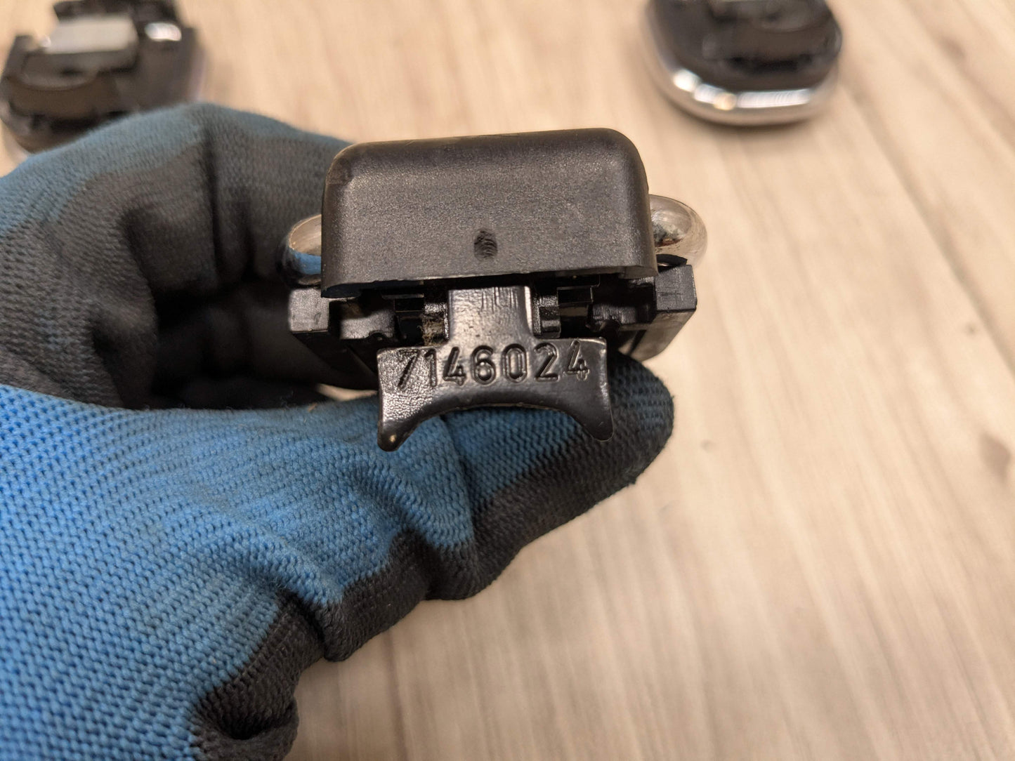 OEM BMW E70 E83 F15 F25 G01 X3 X5 Trunk Cargo Latch Tie Down Hook Clasp Ring (4)