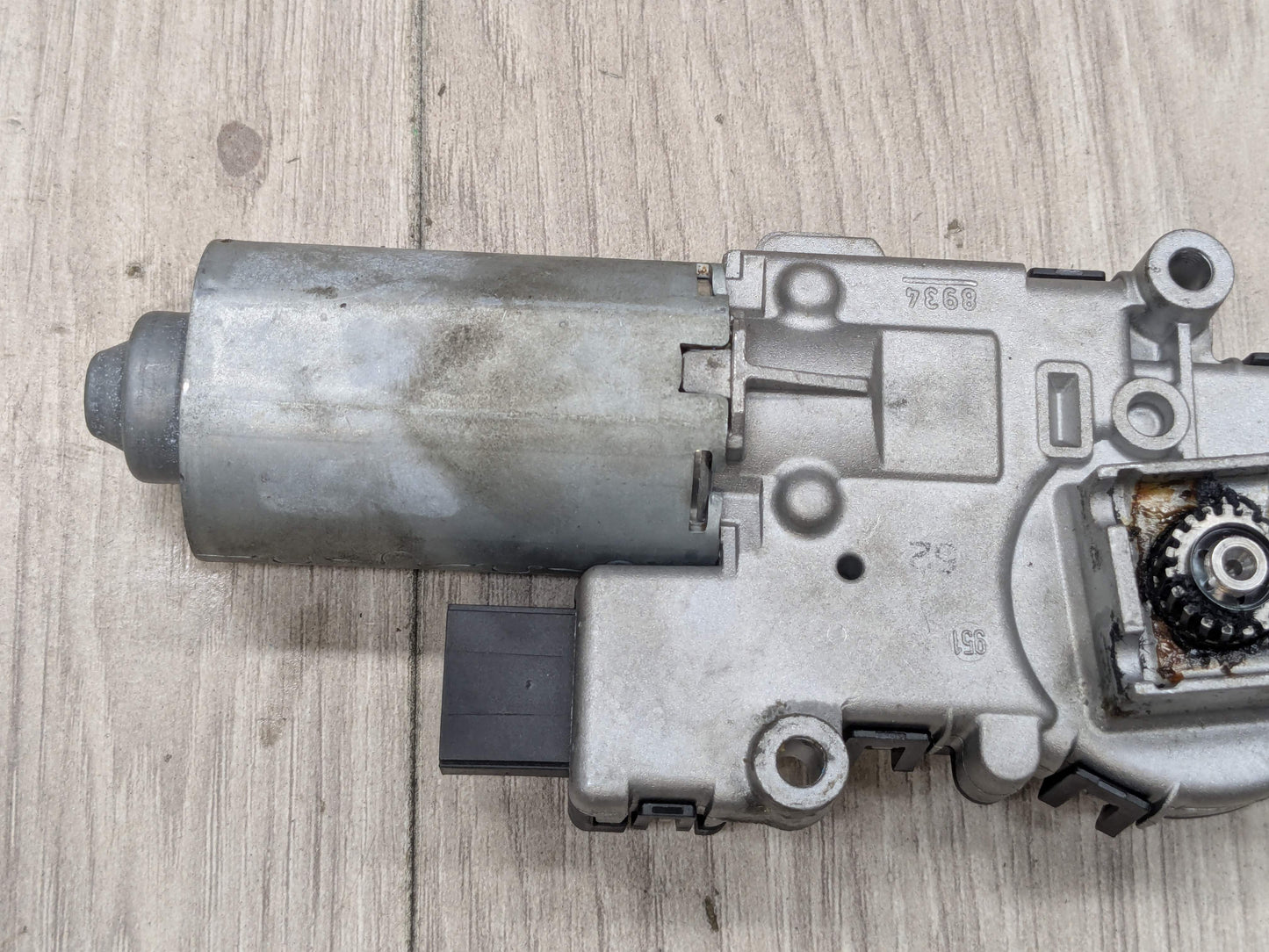 OEM BMW E53 E70 E83 X3 X5 Upper Sunroof Moon Roof Motor Unit