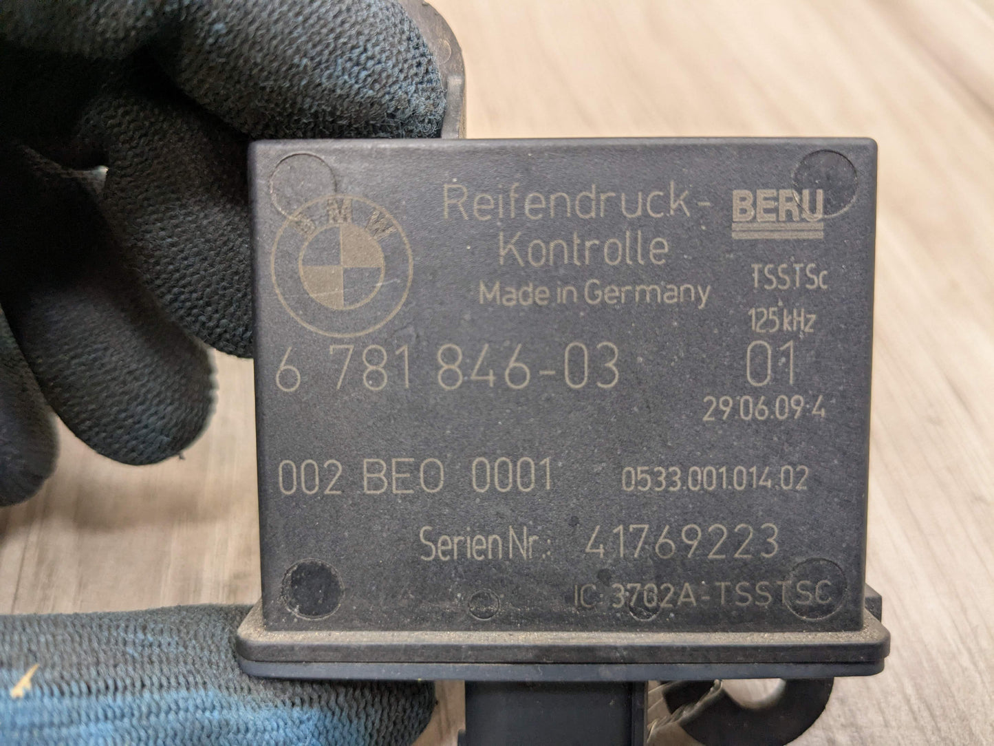 OEM BMW E70 E90 E92 X5 Trigger Transmitter Tire Pressure Monitor Sensor TPMS RDC