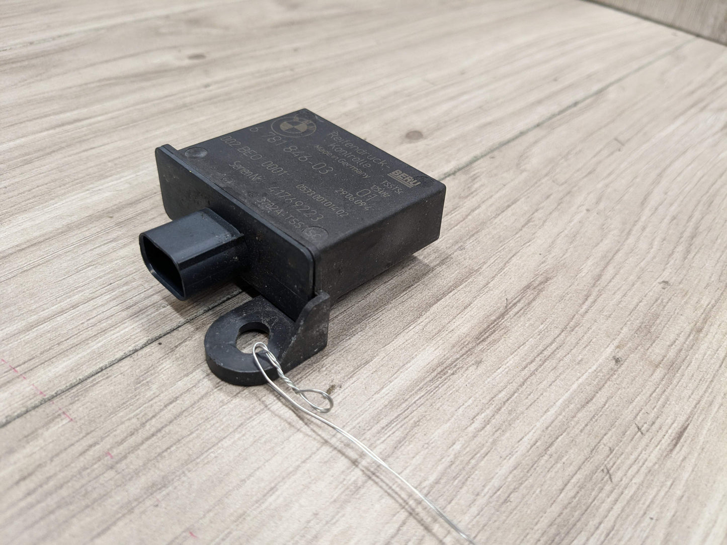 OEM BMW E70 E90 E92 X5 Trigger Transmitter Tire Pressure Monitor Sensor TPMS RDC