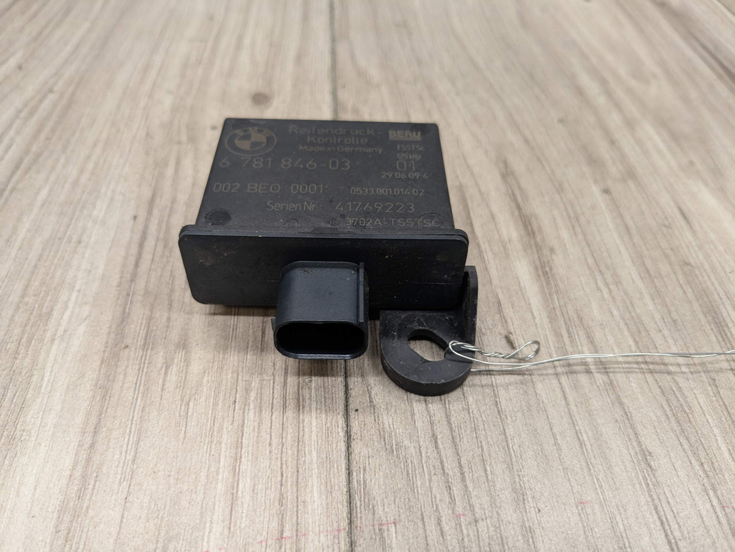 OEM BMW E70 E90 E92 X5 Trigger Transmitter Tire Pressure Monitor Sensor TPMS RDC