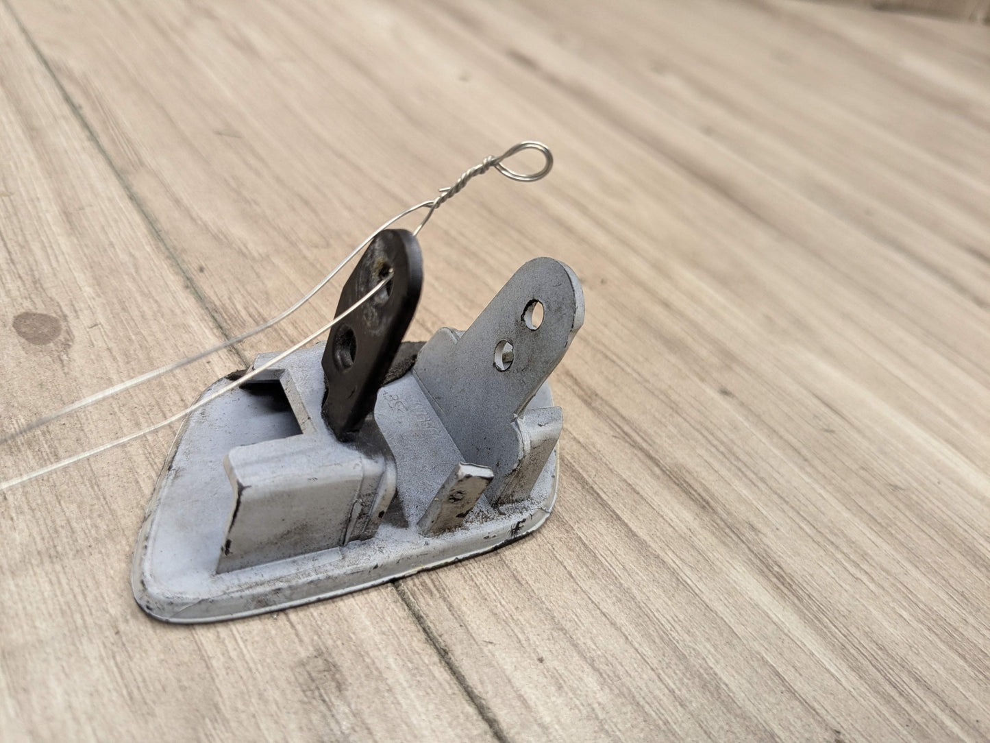 07-13 OEM BMW E70 X5 Front Right Passenger Bumper Headlight Washer Cap Cover