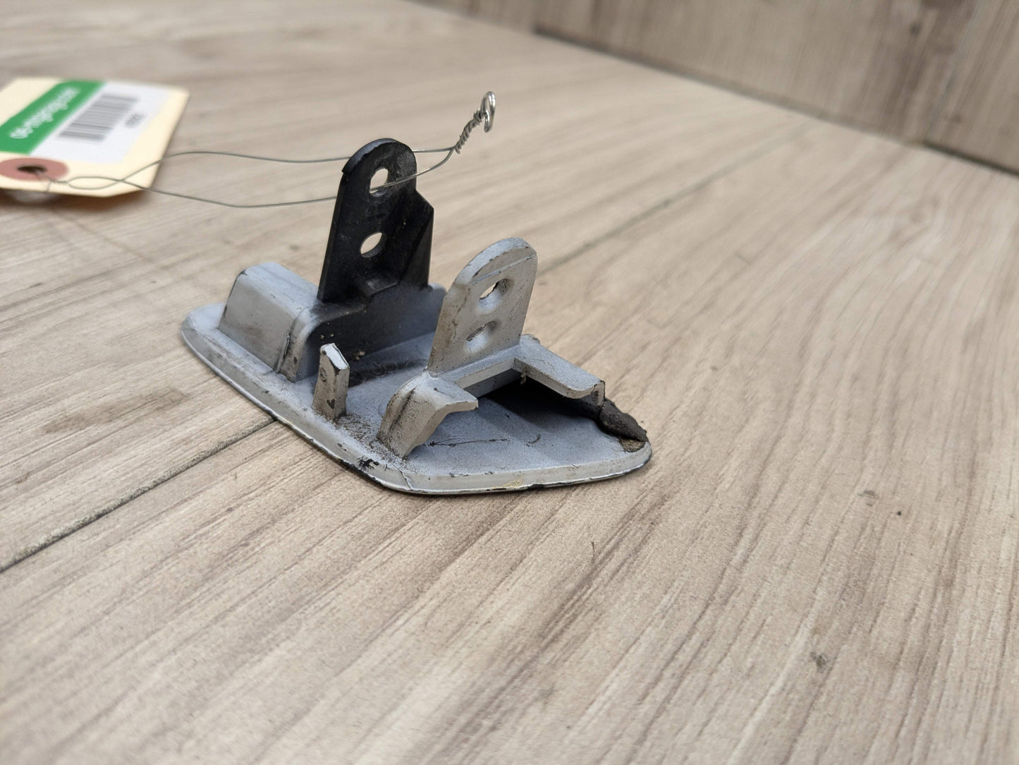 07-13 OEM BMW E70 X5 Front Right Passenger Bumper Headlight Washer Cap Cover