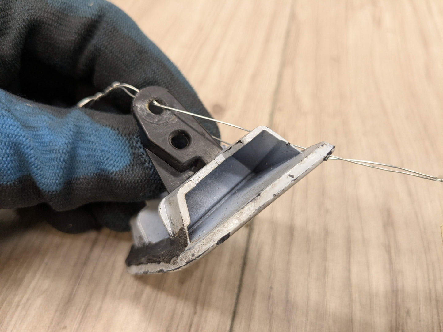 07-13 OEM BMW E70 X5 Front Right Passenger Bumper Headlight Washer Cap Cover