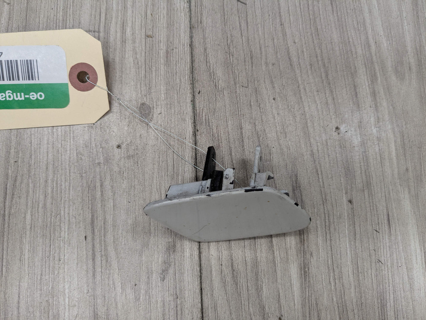 07-13 OEM BMW E70 X5 Front Right Passenger Bumper Headlight Washer Cap Cover