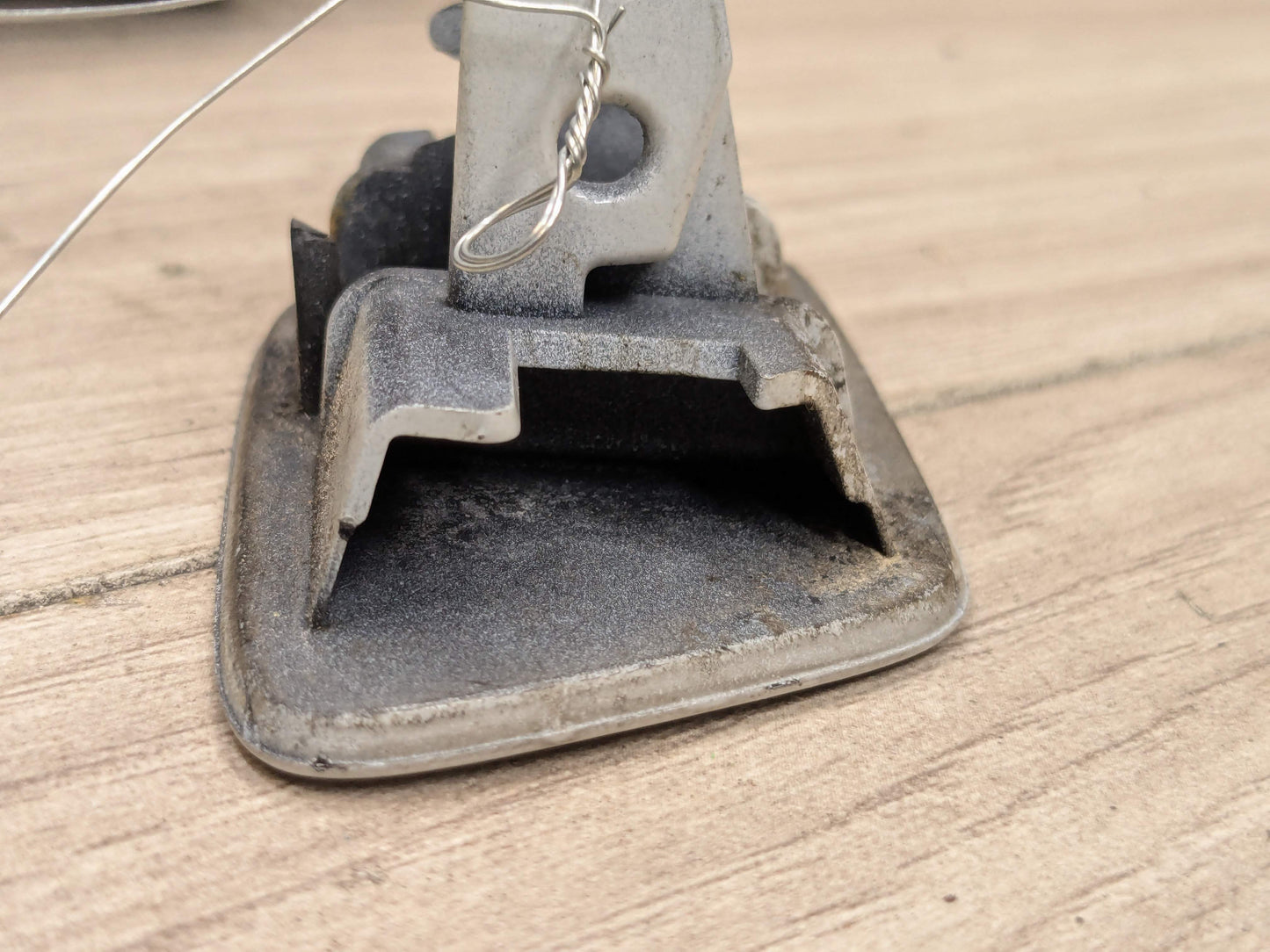 07-13 OEM BMW E70 X5 Front Left Driver Bumper Headlight Washer Cap Cover White