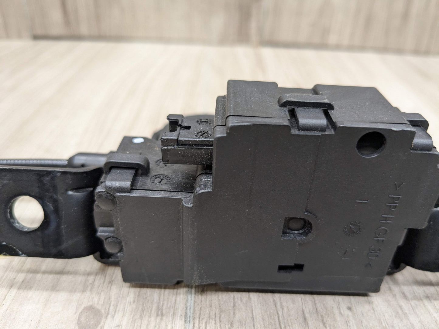 OEM BMW F22 F23 F87 228 230 M235 M240 Rear Trunk Lid Latch Lock Opener Actuator