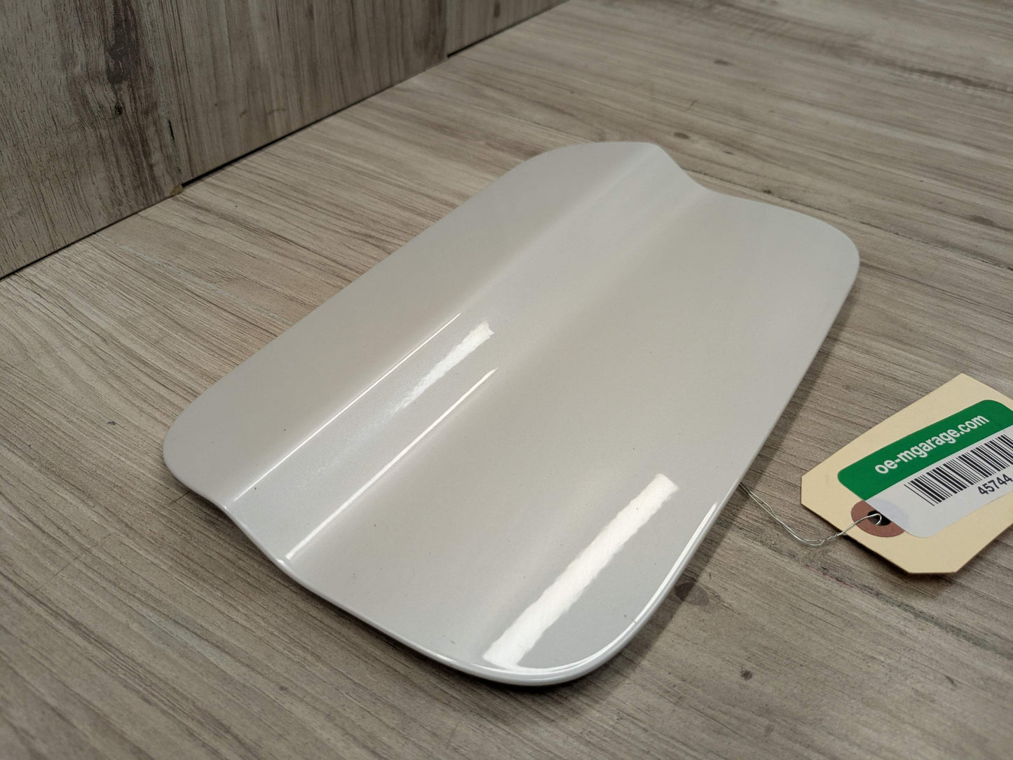 OEM BMW F22 228 230 M235 M240 Rear Fuel Gas Tank Flap Lid Cover Cap White A96