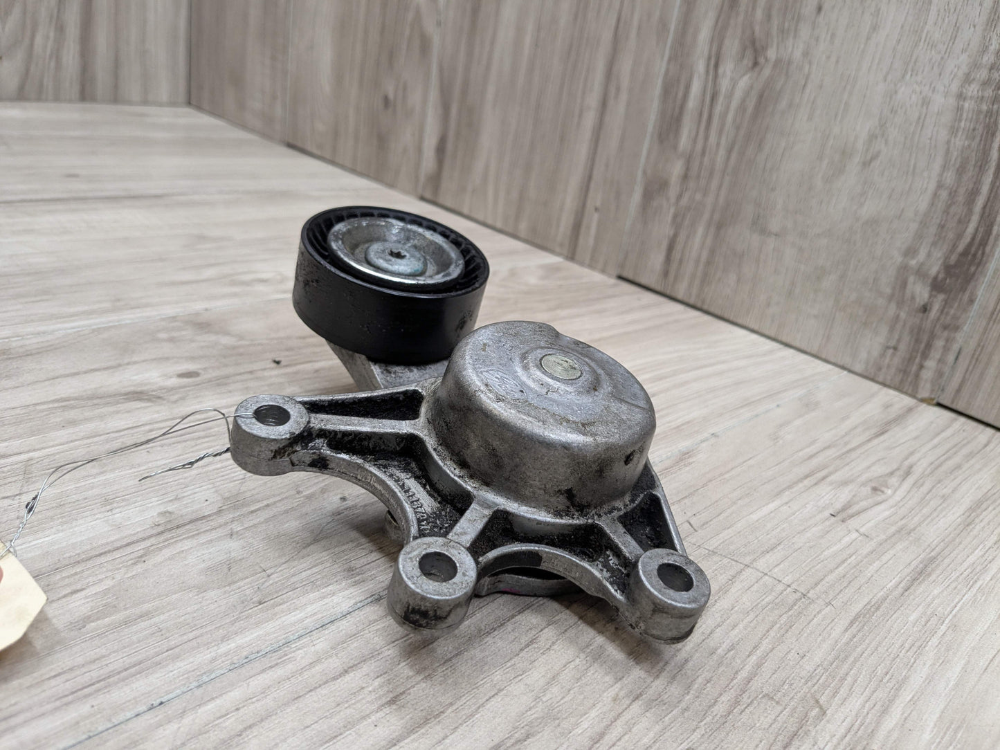 OEM BMW E84 F10 F22 F25 F30 F32 Engine N20 N26 Serpentine Belt Tensioner Pulley