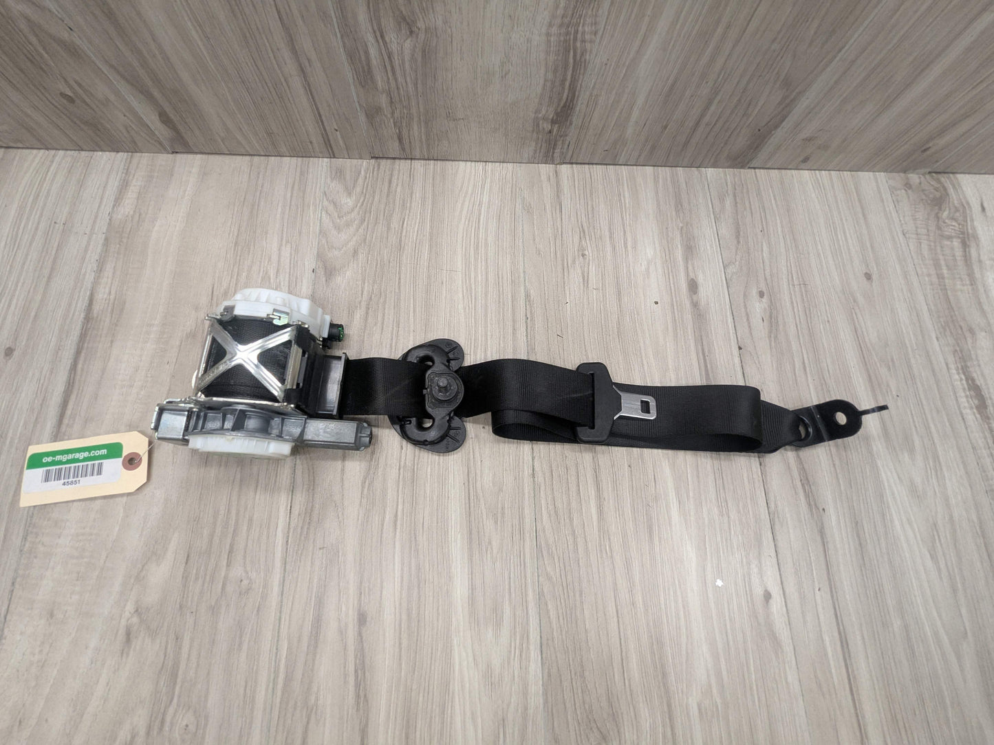 OEM BMW F22 F87 228 230 M235 M240 Front Right Passenger Seatbelt Retractor Black