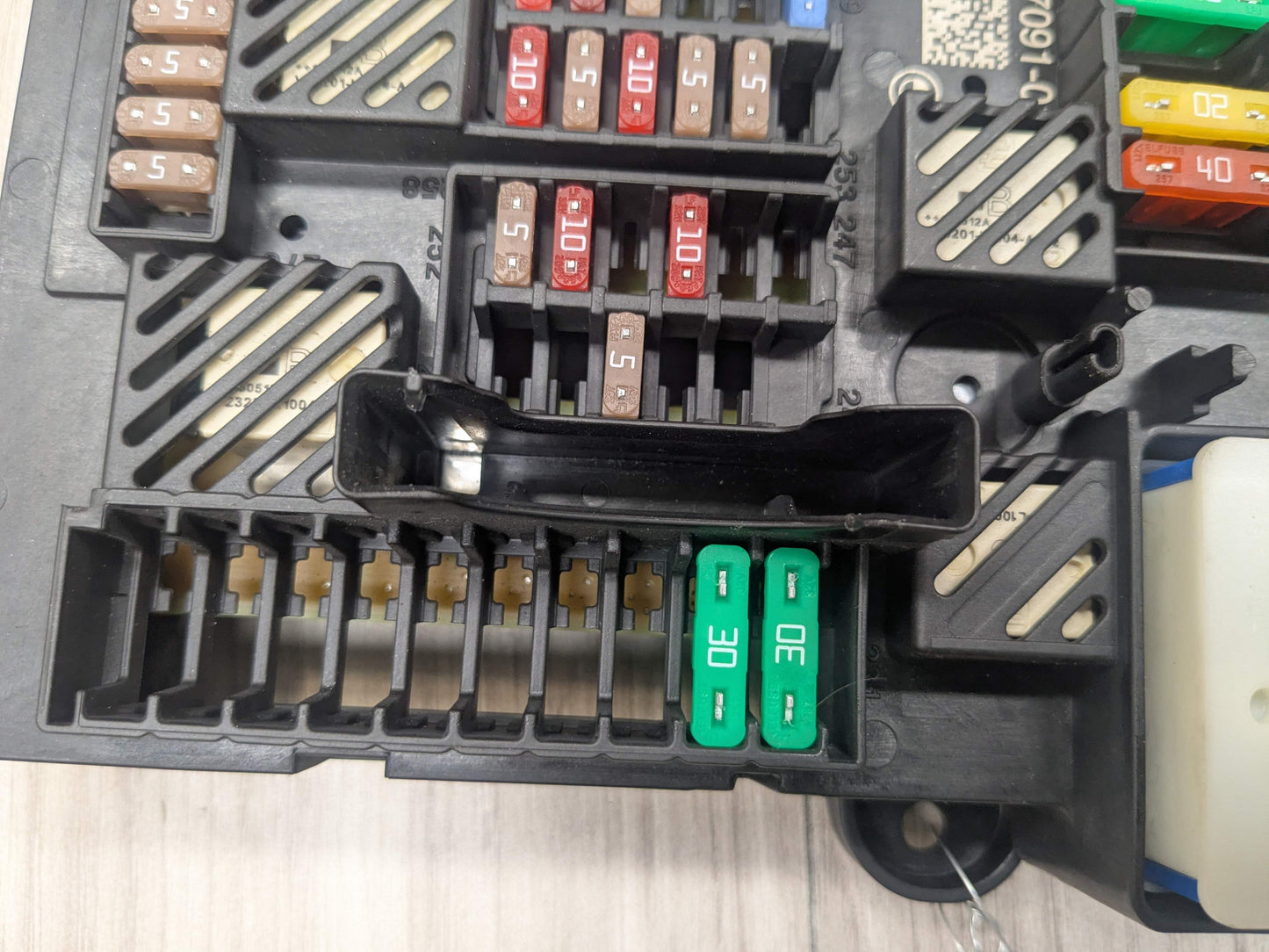 PRE-LCI OEM BMW F90 G12 G15 G30 530 540 M550 Rear Power Distribution Fuse Box