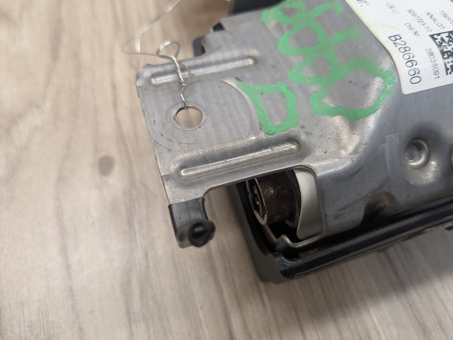 OEM BMW F90 G11 G12 G30 530 540 M550 M5 Front Left Driver Knee Lower Dash Airbag