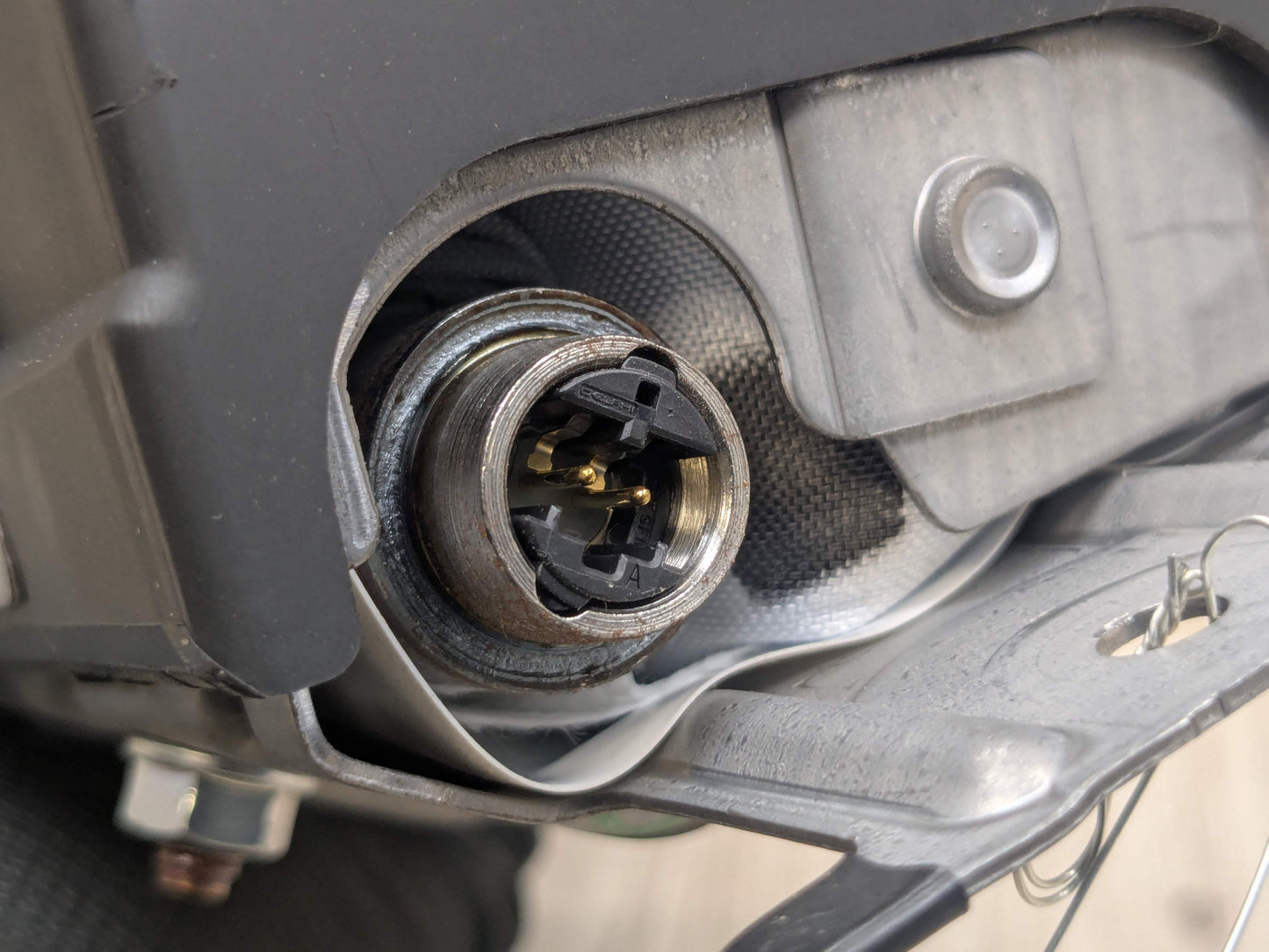 OEM BMW F90 G11 G12 G30 530 540 M550 M5 Front Left Driver Knee Lower Dash Airbag