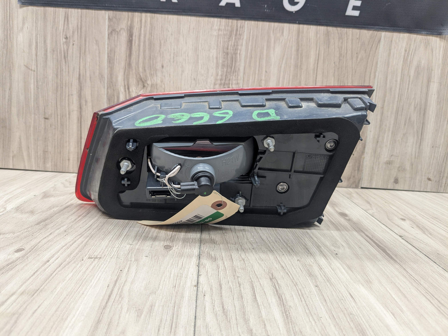 17-20 OEM BMW F90 G30 530 540 M550 M5 Rear Left Driver Inner Trunk Tail Light