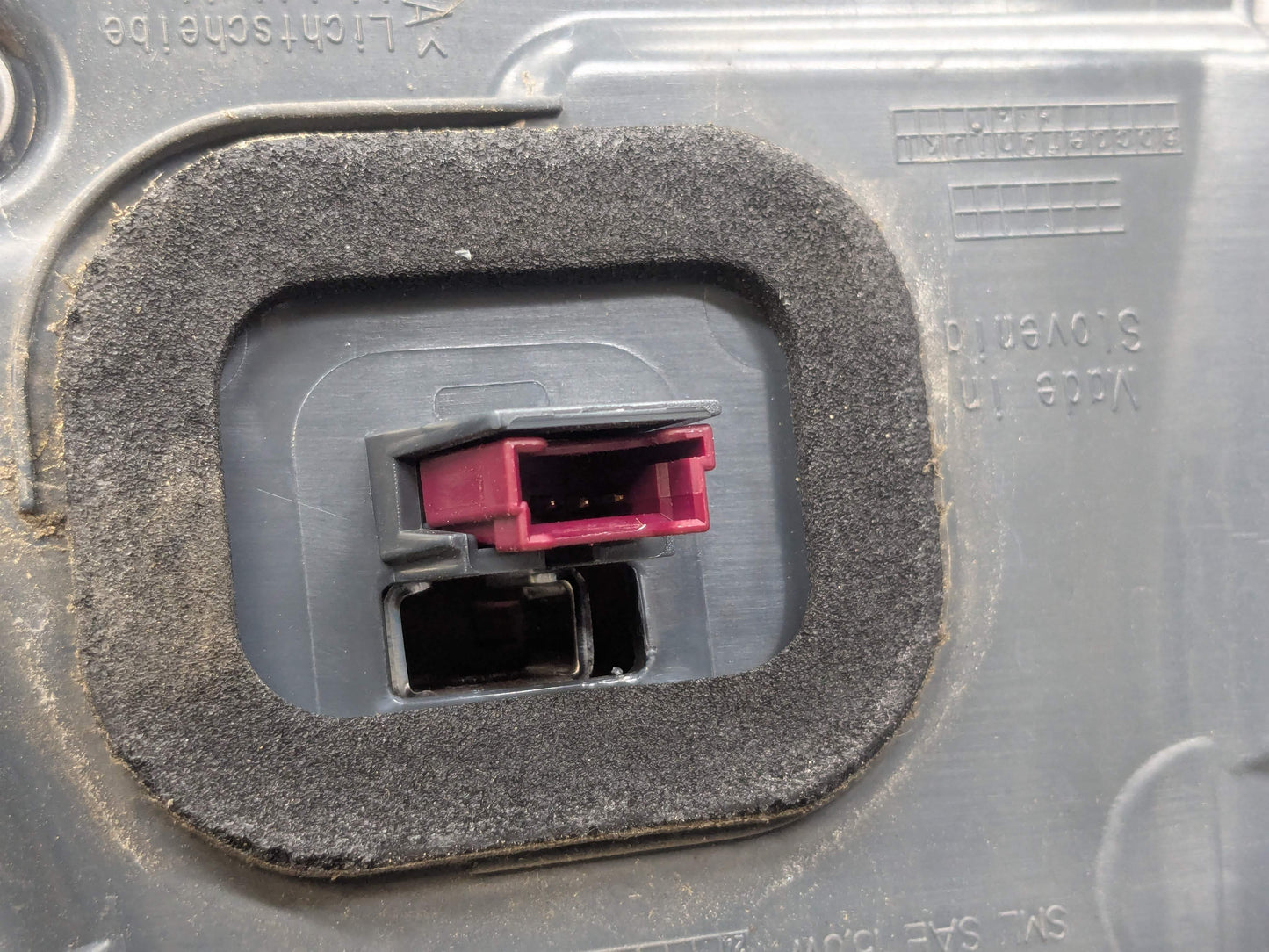 17-20 OEM BMW F90 G30 530 540 M550 M5 Rear Passenger Side Outer Tail Light