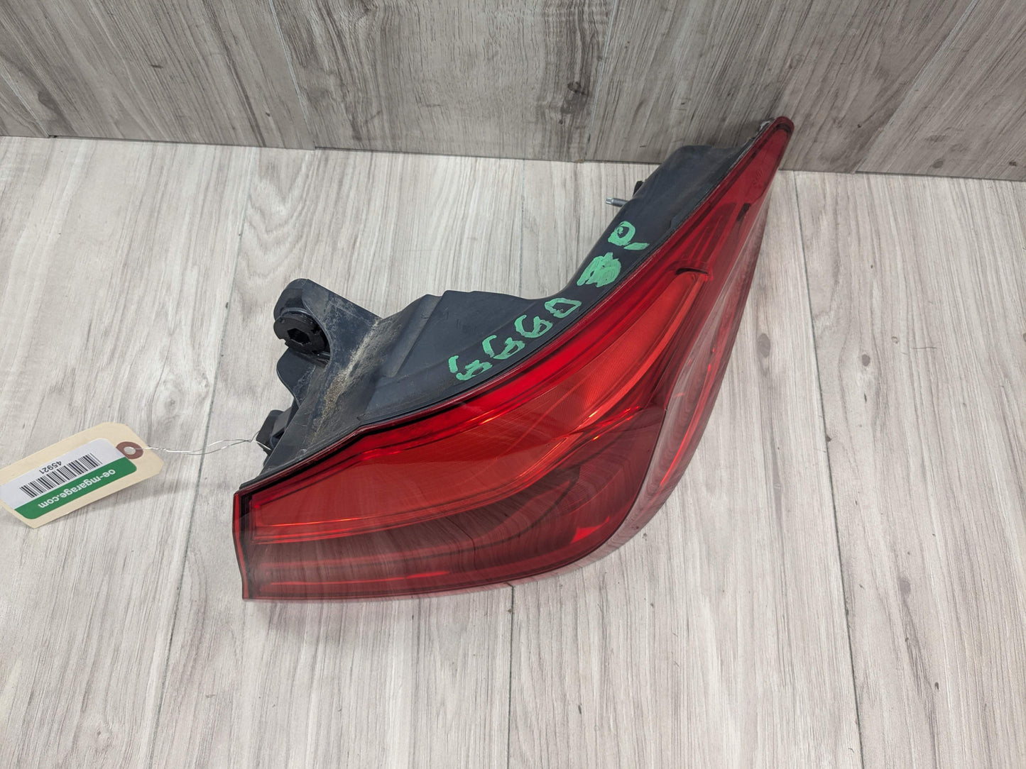 17-20 OEM BMW F90 G30 530 540 M550 M5 Rear Passenger Side Outer Tail Light