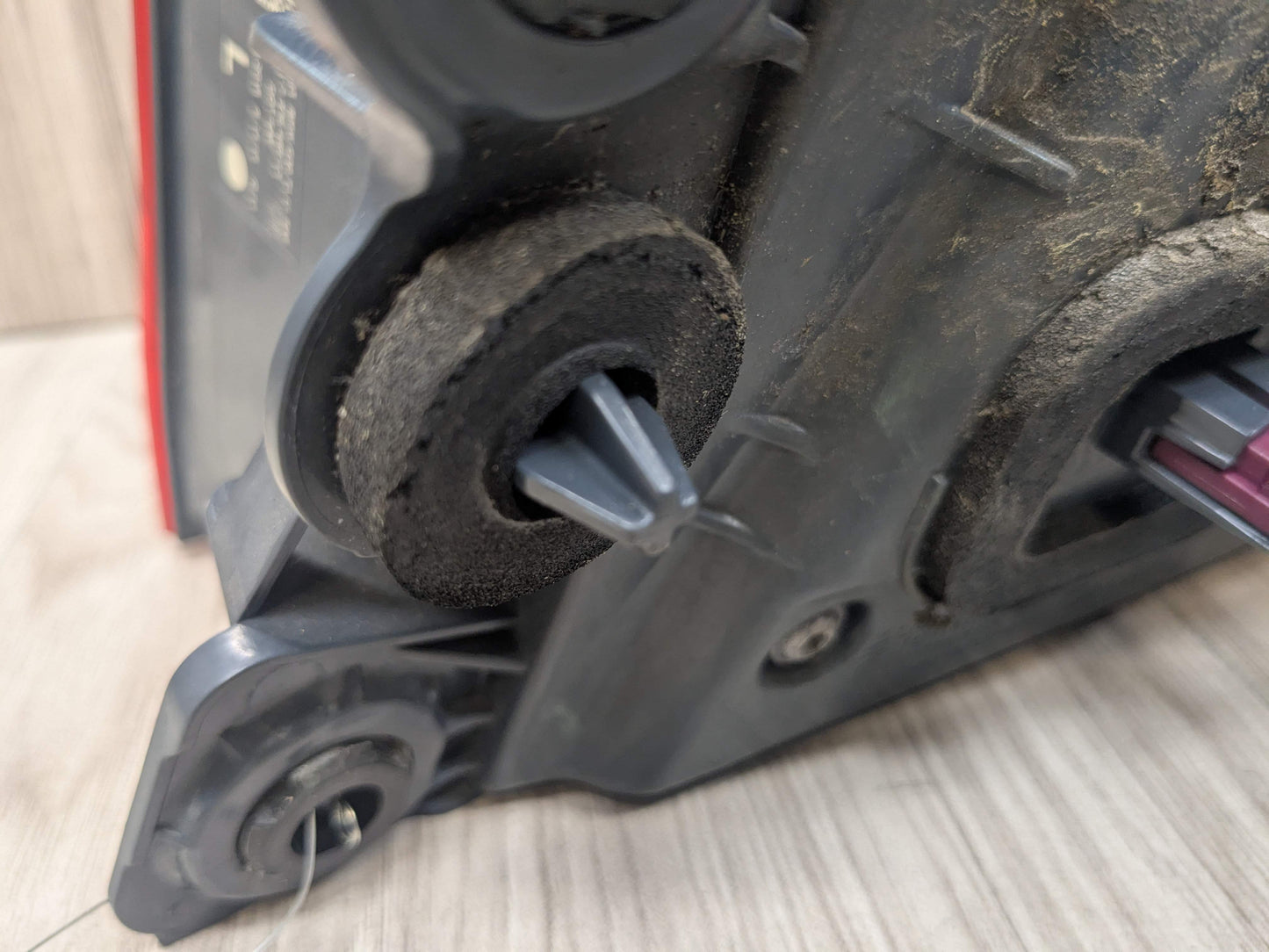 17-20 OEM BMW F90 G30 530 540 M550 M5 Rear Left Driver Side Outer Tail Light