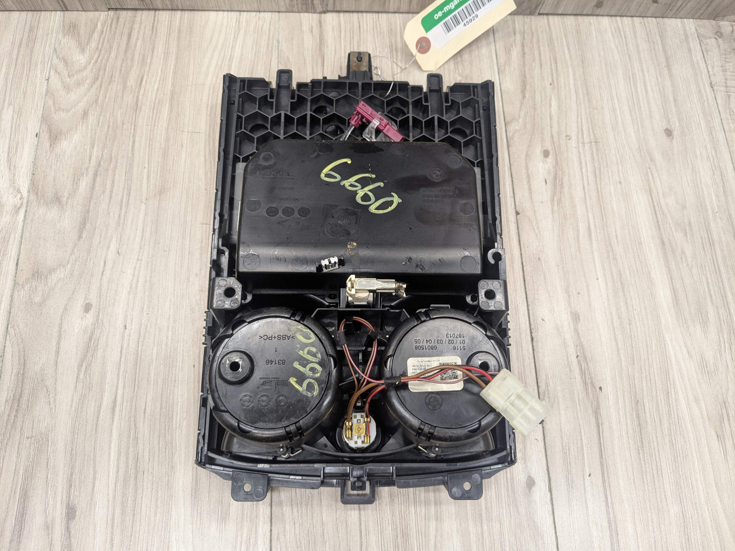 OEM BMW F90 G30 G32 530 540 M550 M5 Center Console Storage and Cupholder W/ USB