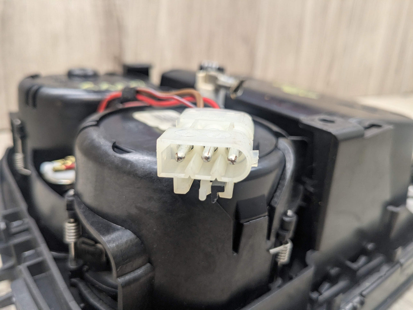 OEM BMW F90 G30 G32 530 540 M550 M5 Center Console Storage and Cupholder W/ USB