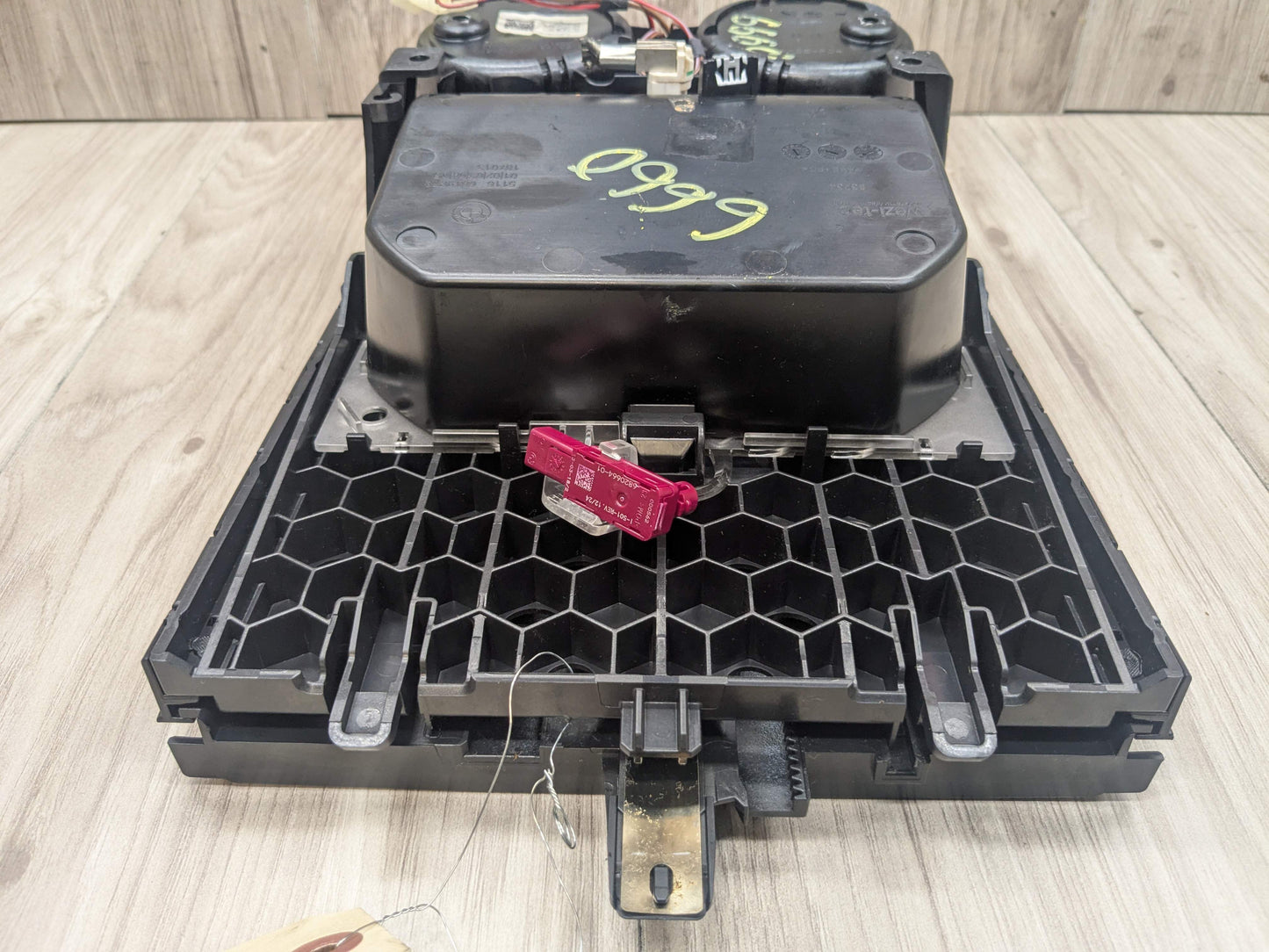 OEM BMW F90 G30 G32 530 540 M550 M5 Center Console Storage and Cupholder W/ USB